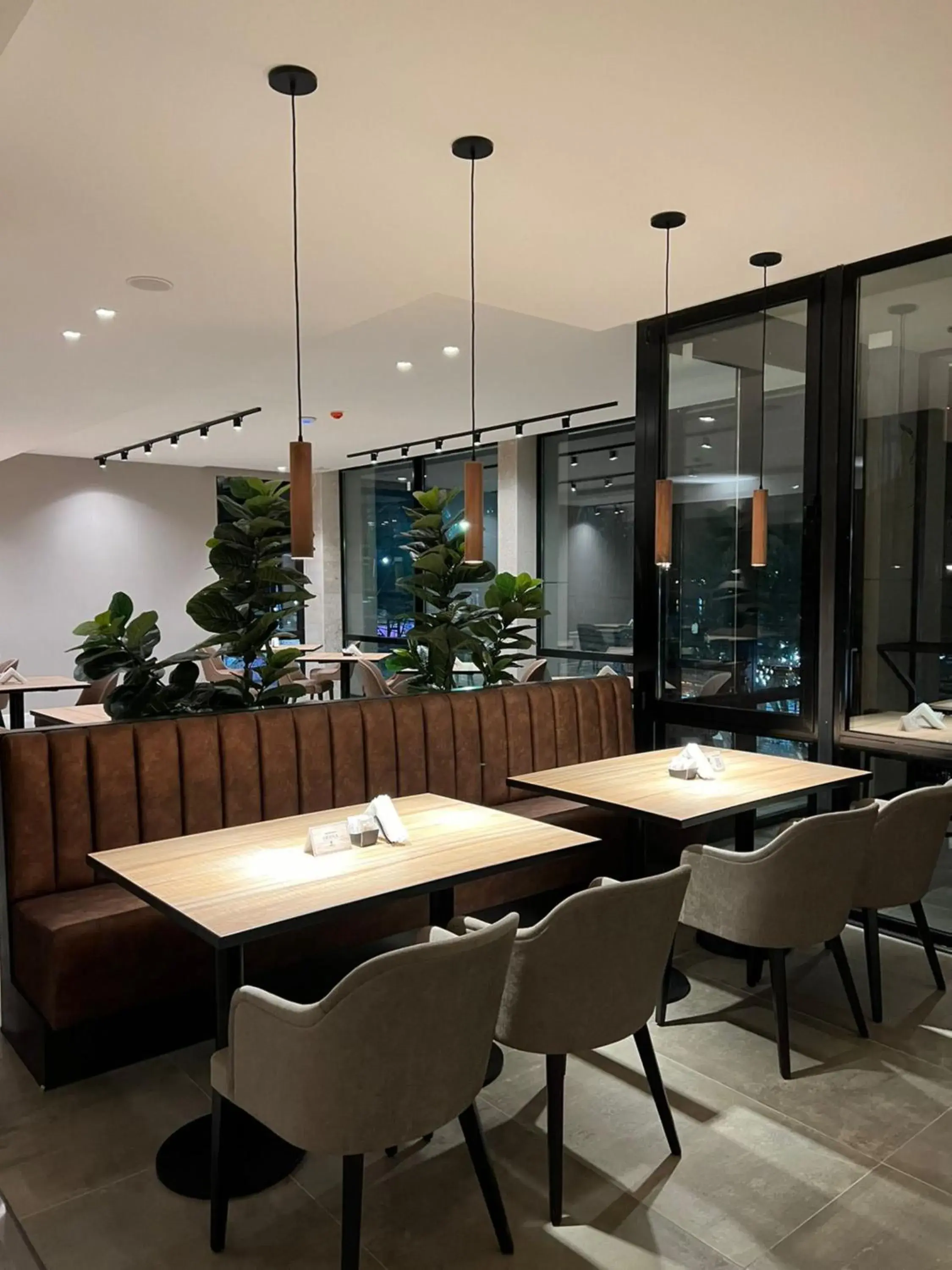 Lounge or bar in Hotel Canal Beagle Lounge or bar in Hotel Canal Beagle