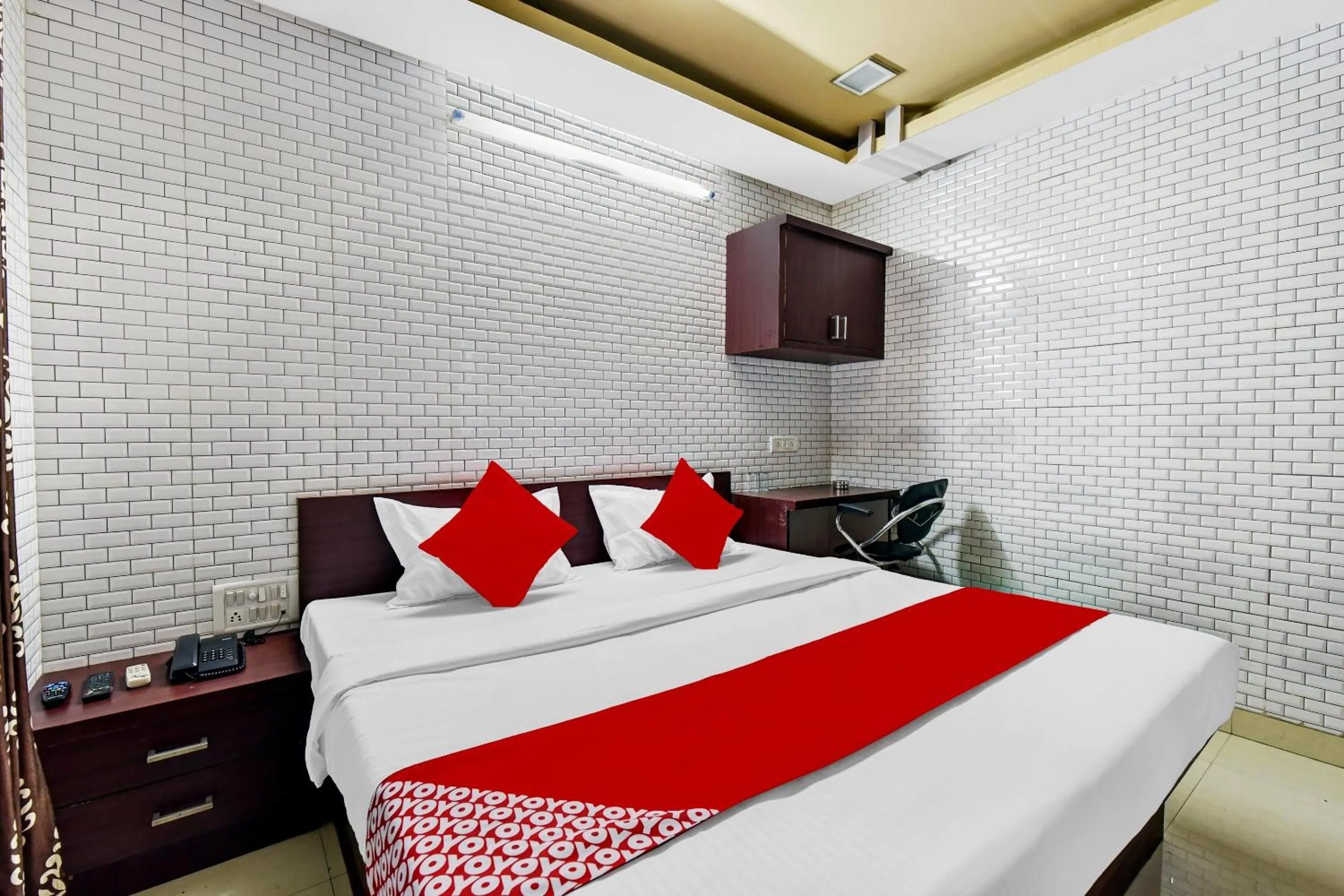 Bedroom, Bed in Hotel O Eleven Hotel & Banquet