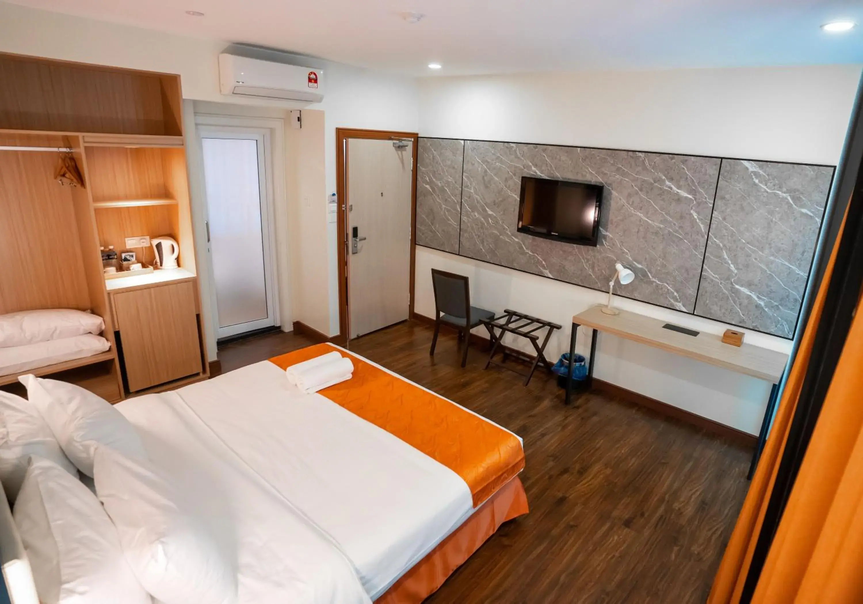 Photo of the whole room, Bed in Hotel 17 Photo of the whole room, Bed in Hotel 17