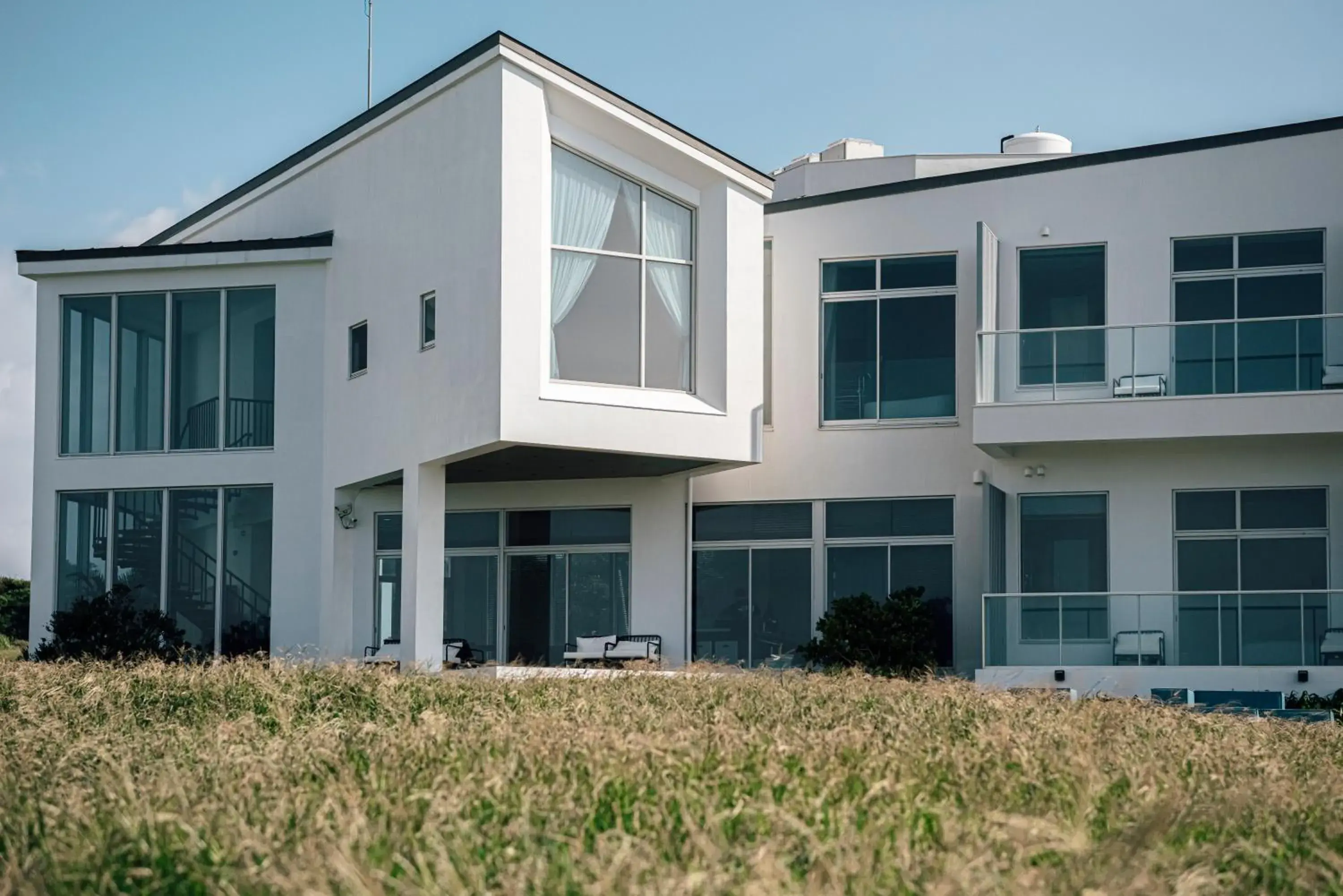Property building in Sunlight On the Peninsula Property building in Sunlight On the Peninsula