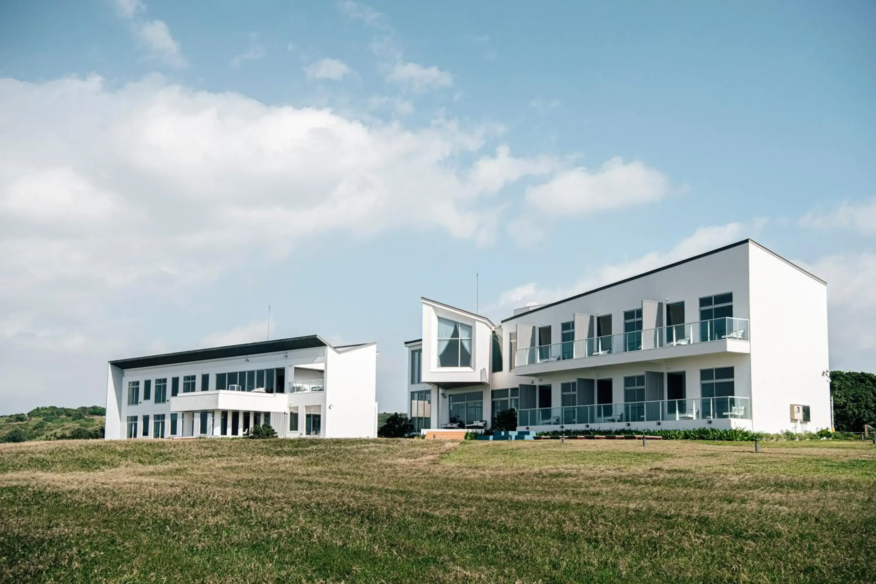 Property building in Sunlight On the Peninsula Property building in Sunlight On the Peninsula