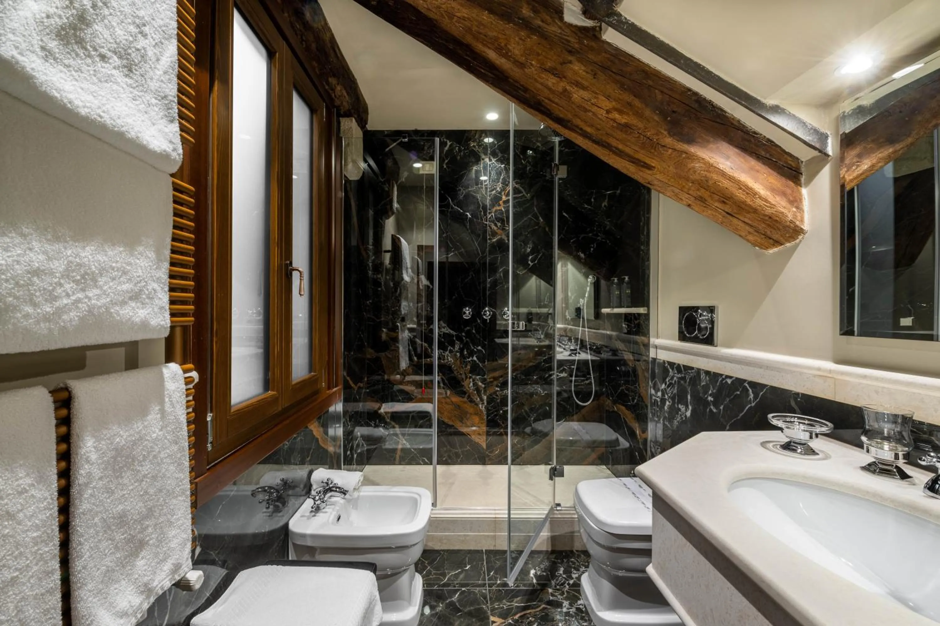 Bathroom in Hotel Palazzo Priuli