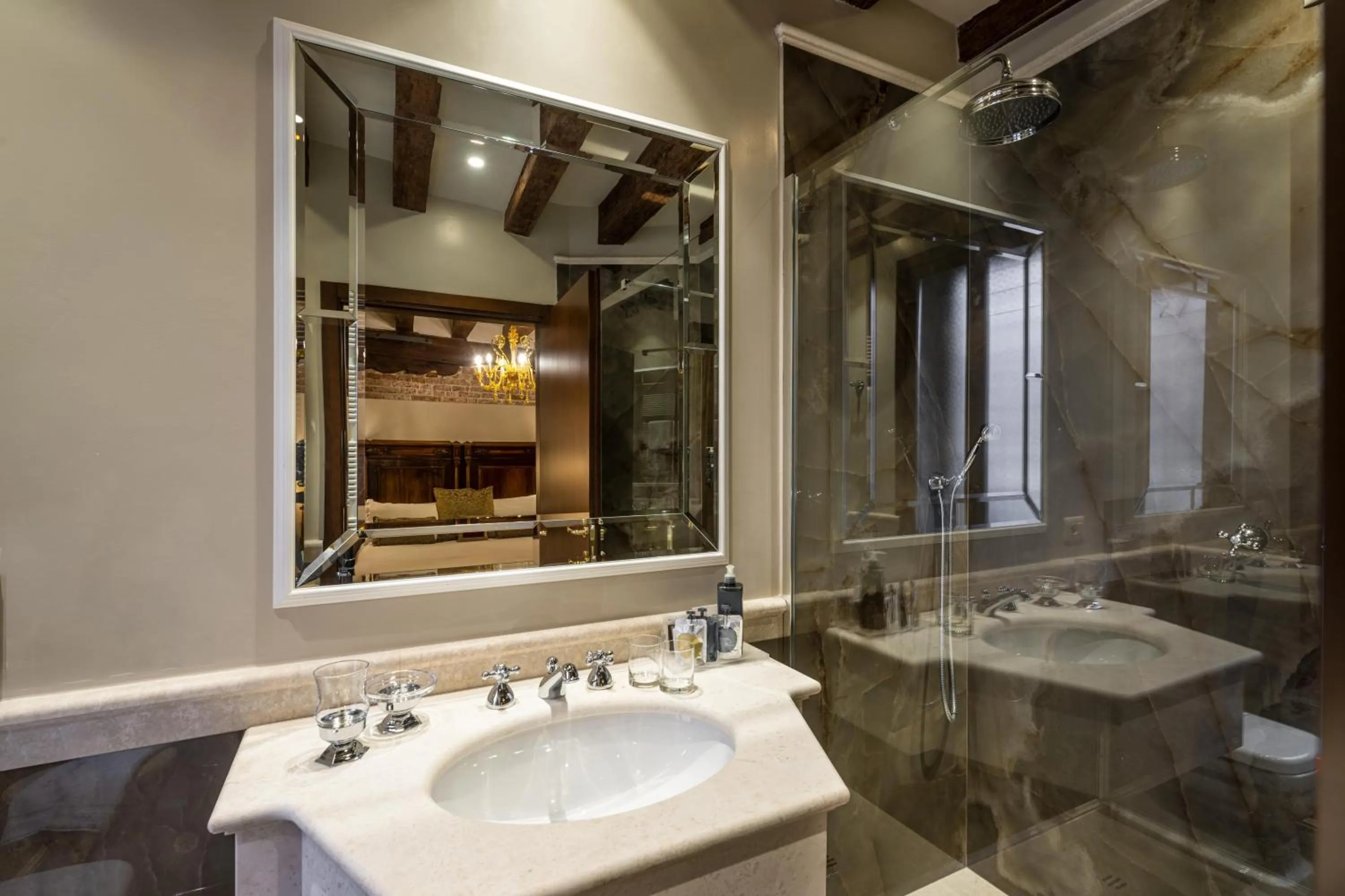Bathroom in Hotel Palazzo Priuli