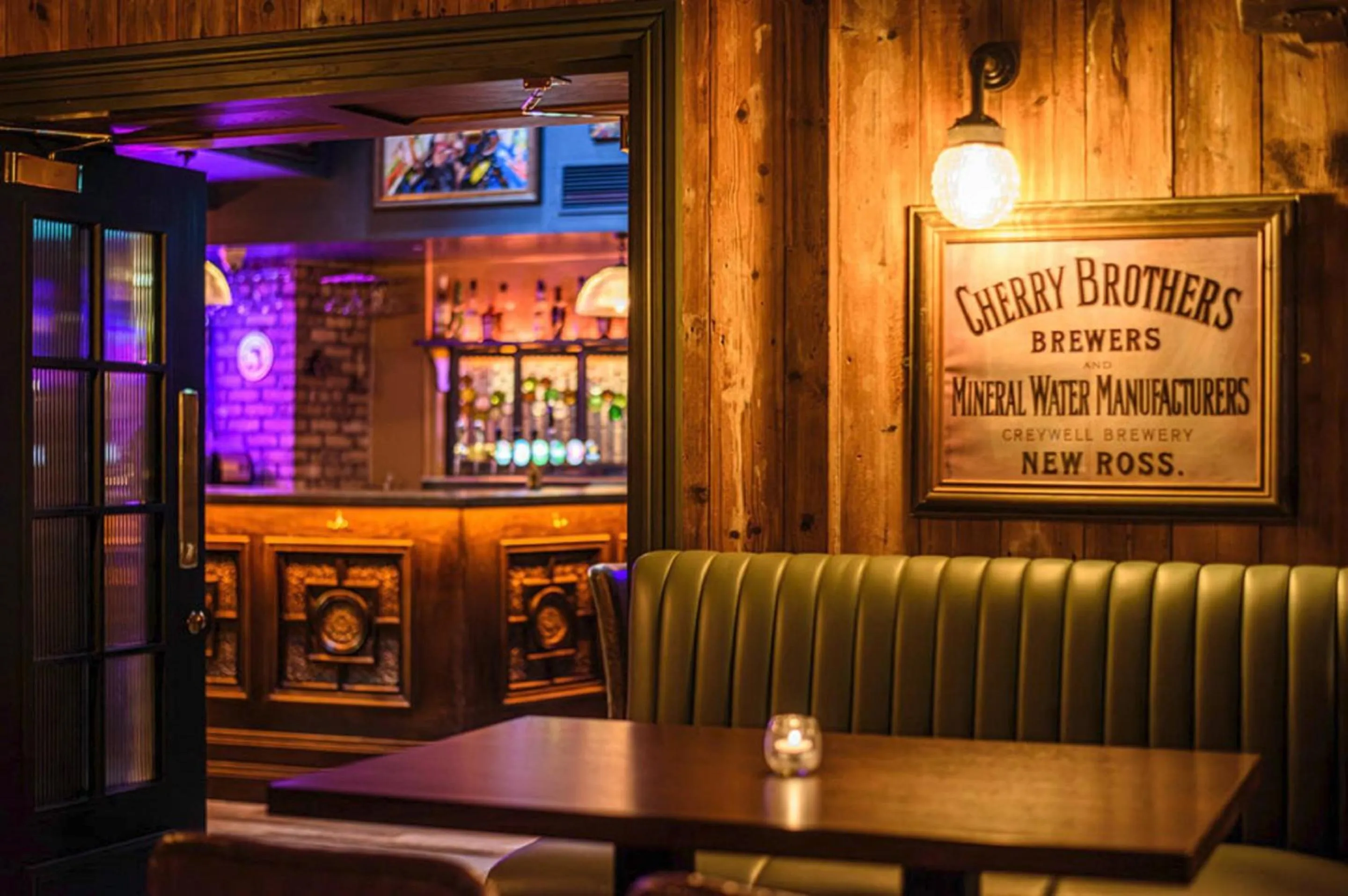 Lounge or bar in Crown Quarter