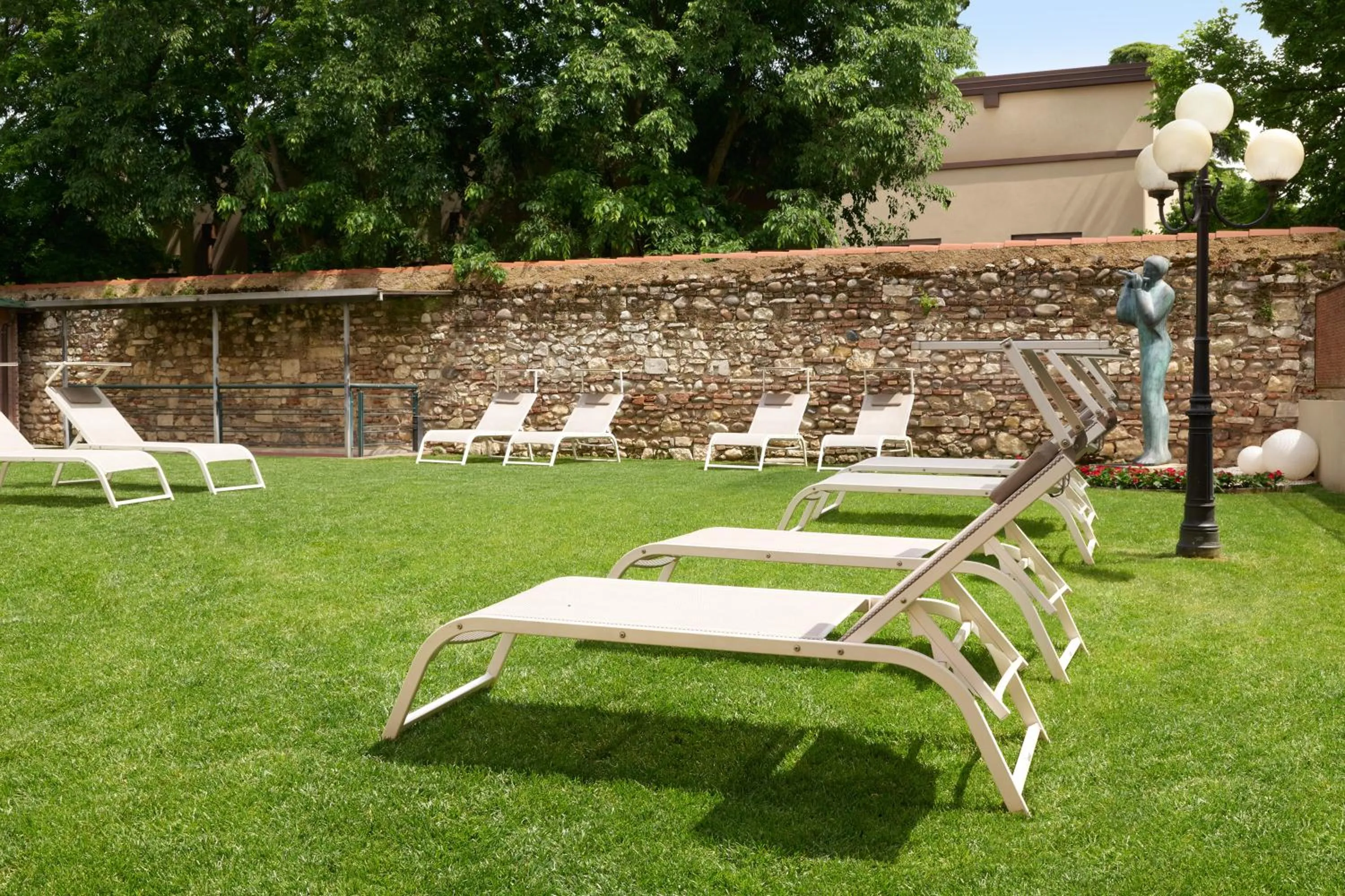 Garden in Hotel Indigo Verona - Grand Hotel Des Arts by IHG