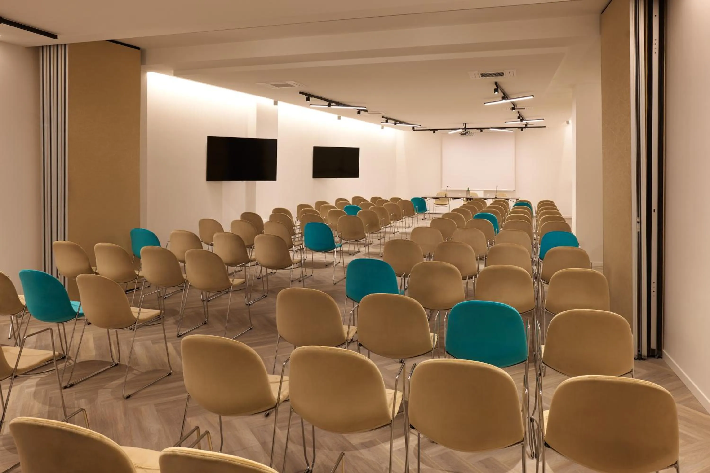 Meeting/conference room in Hotel Indigo Verona - Grand Hotel Des Arts by IHG
