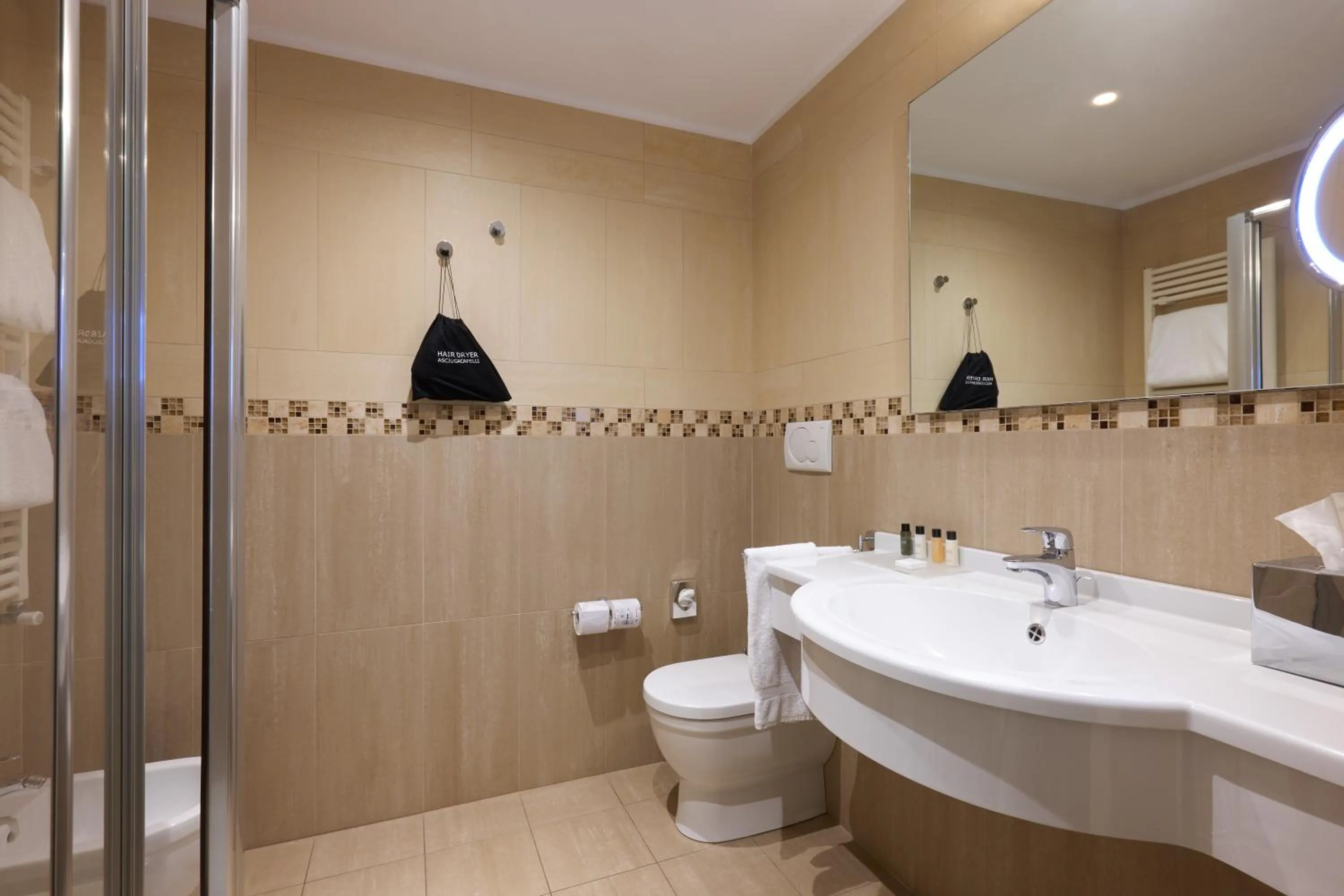 Bathroom in Hotel Indigo Verona - Grand Hotel Des Arts by IHG