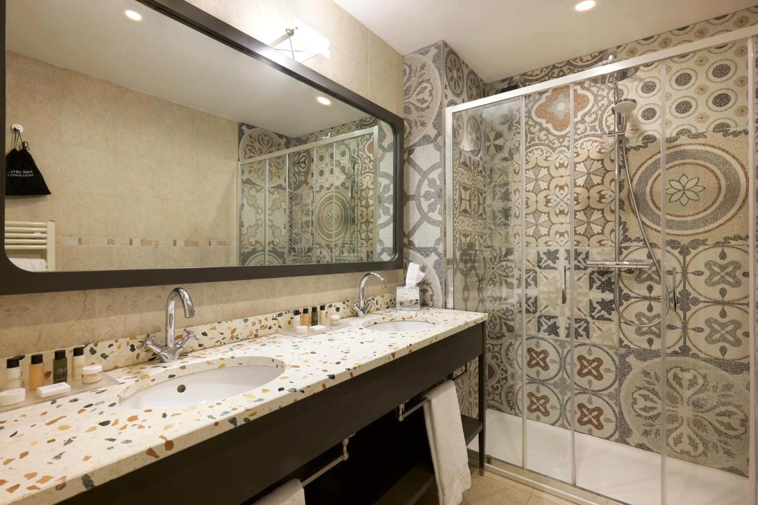 Bathroom in Hotel Indigo Verona - Grand Hotel Des Arts by IHG