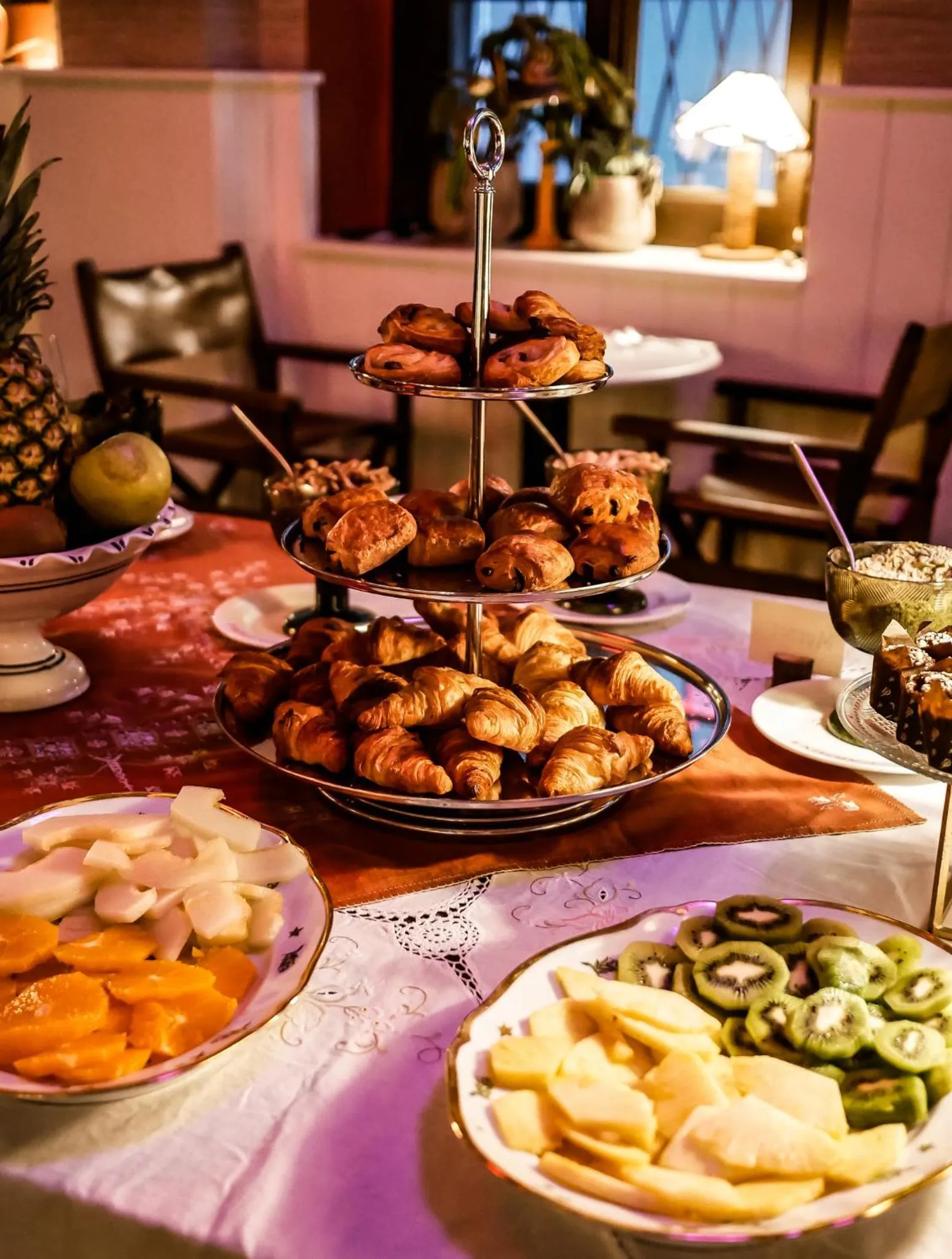 Buffet breakfast in chic&basic Habana Hoose