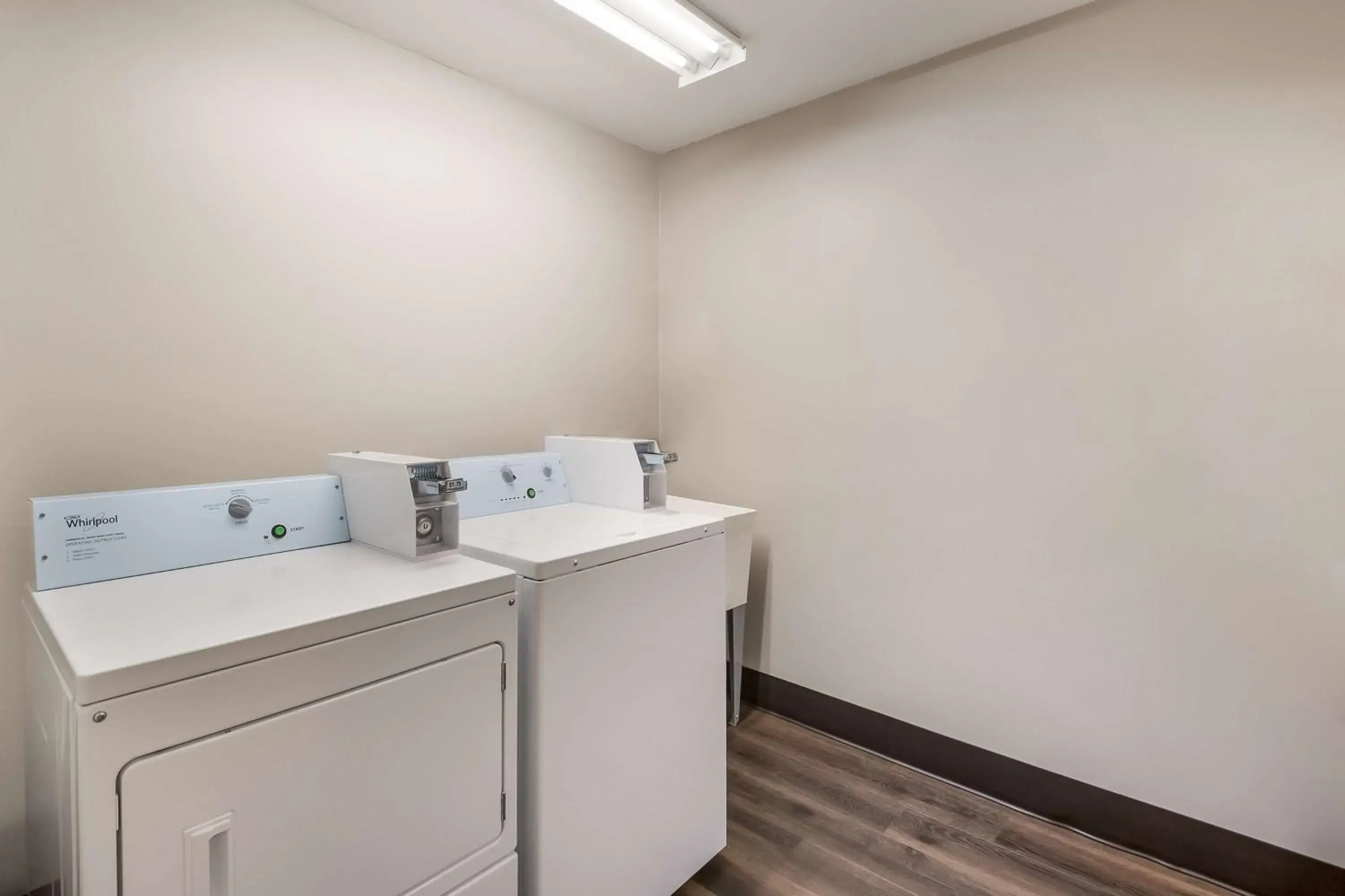 Property building in SureStay Plus Hotel by Best Western SeaTac Airport Property building in SureStay Plus Hotel by Best Western SeaTac Airport