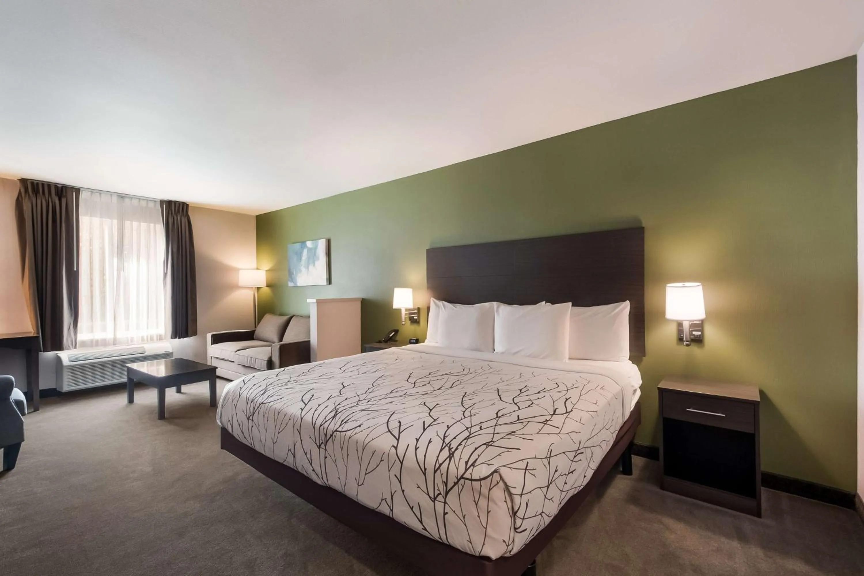 Bedroom, Bed in SureStay Plus Hotel by Best Western SeaTac Airport