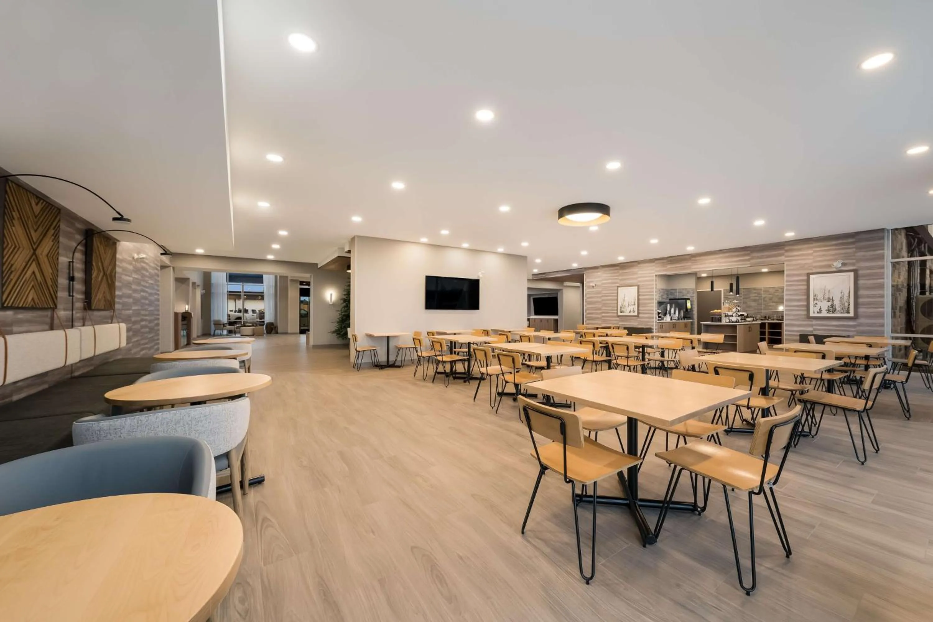 Breakfast in Best Western Plus Parry Sound