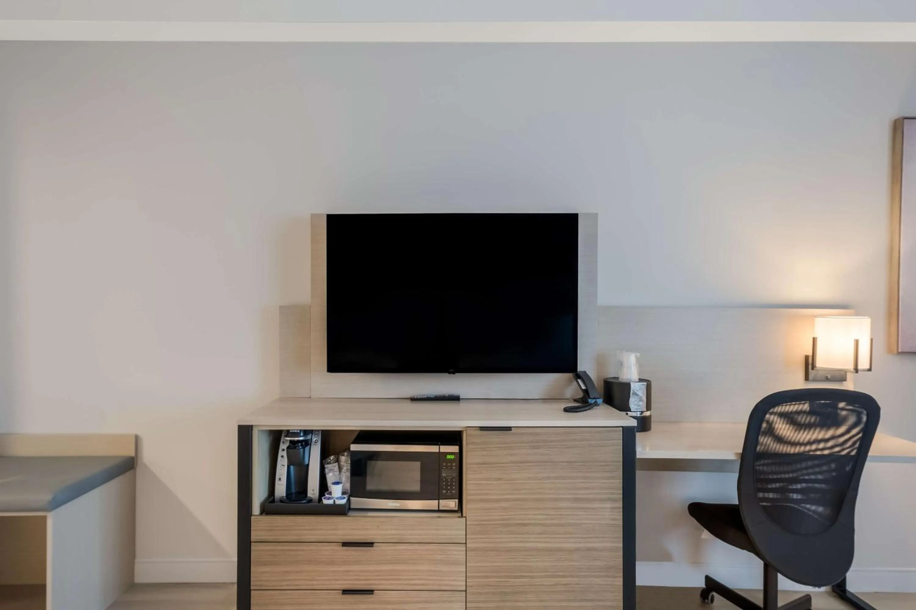 Bedroom in Best Western Plus Parry Sound