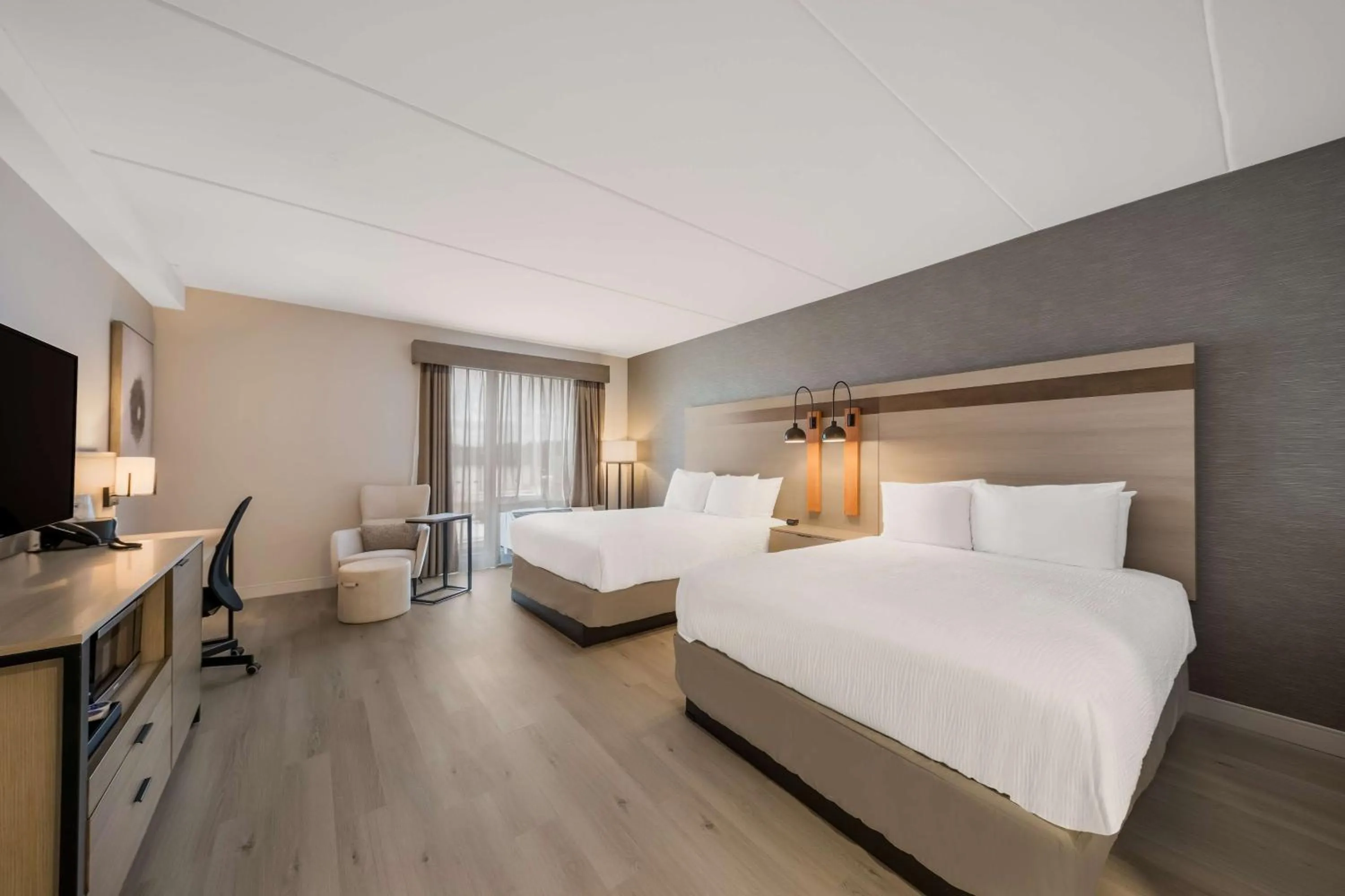 Bedroom, Bed in Best Western Plus Parry Sound