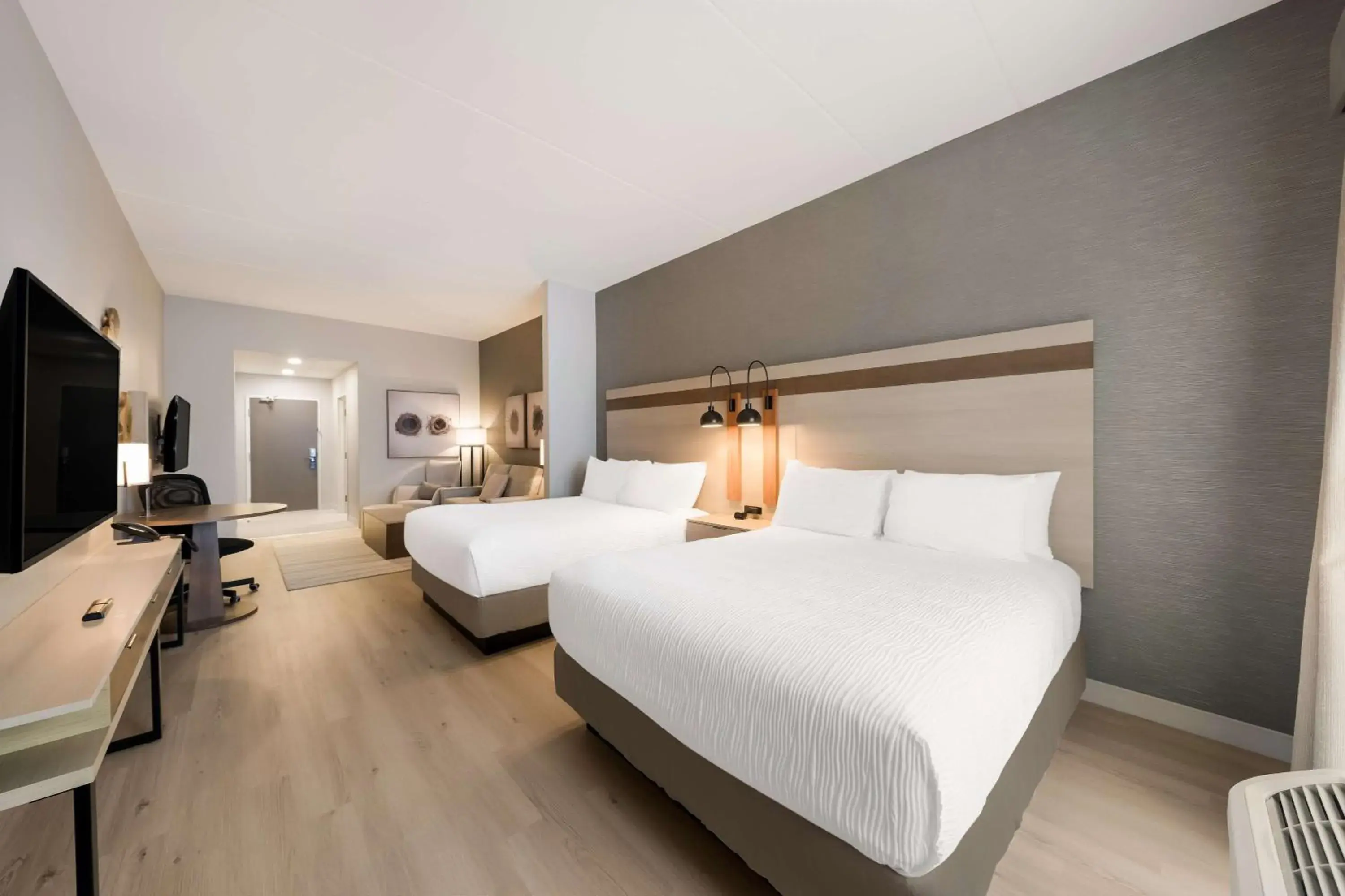 Photo of the whole room, Bed in Best Western Plus Parry Sound Photo of the whole room, Bed in Best Western Plus Parry Sound