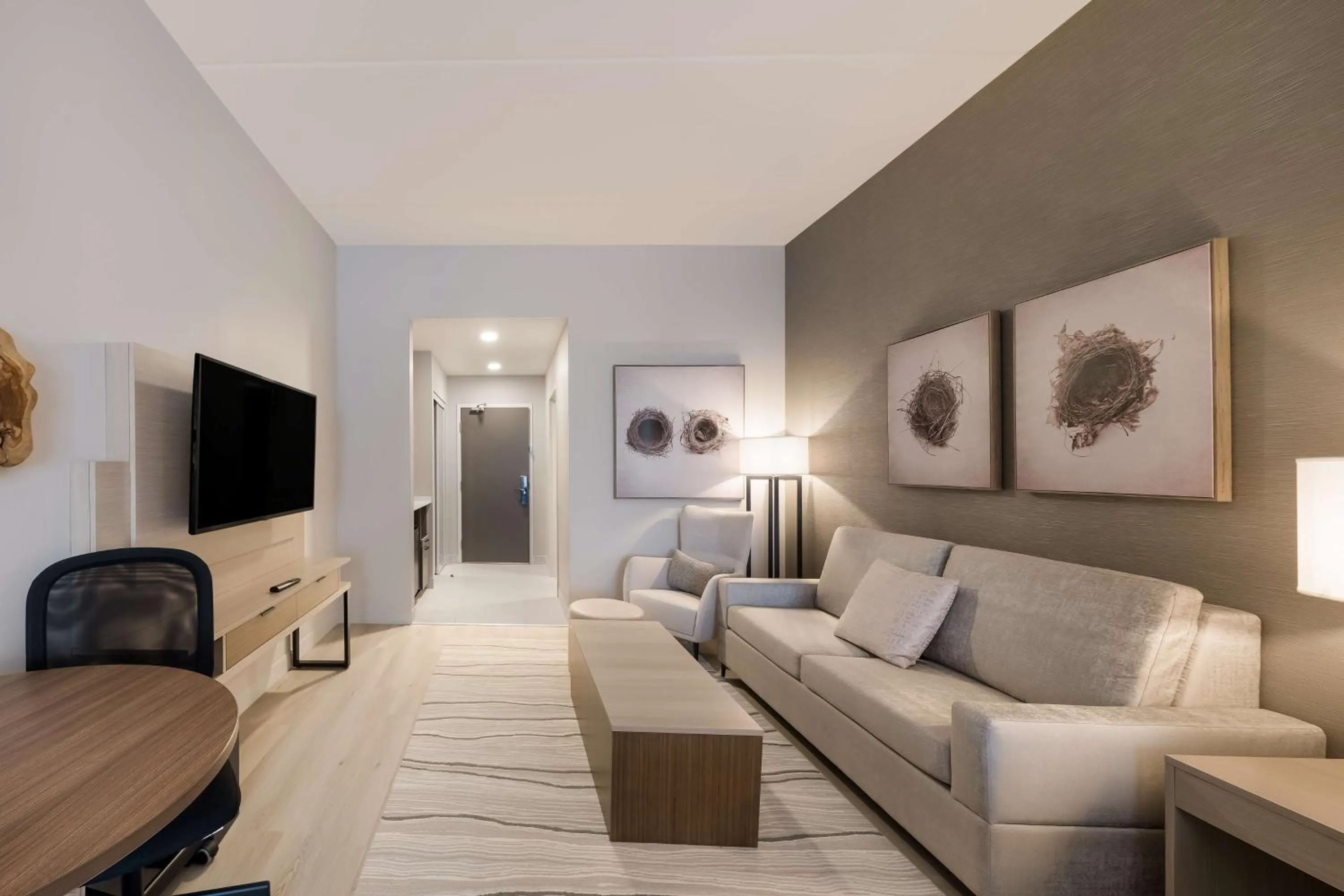 Photo of the whole room in Best Western Plus Parry Sound