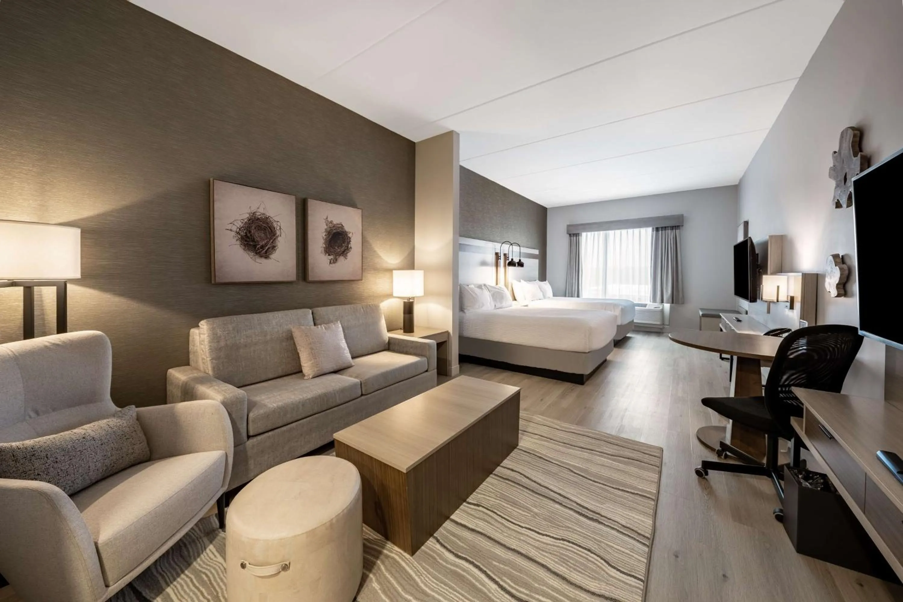 Bedroom, Bed in Best Western Plus Parry Sound