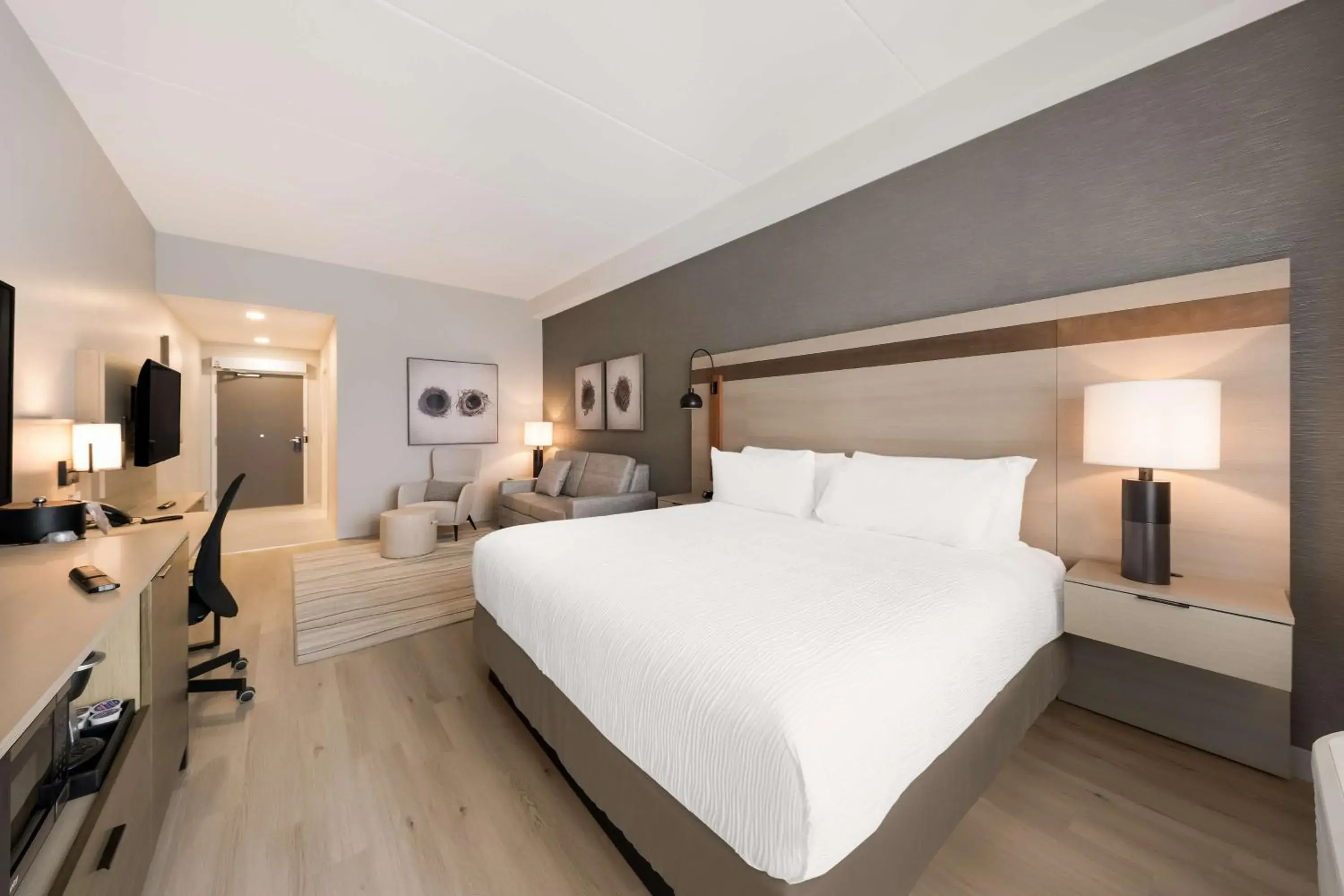 King Suite with Sofa Bed in Best Western Plus Parry Sound King Suite with Sofa Bed in Best Western Plus Parry Sound