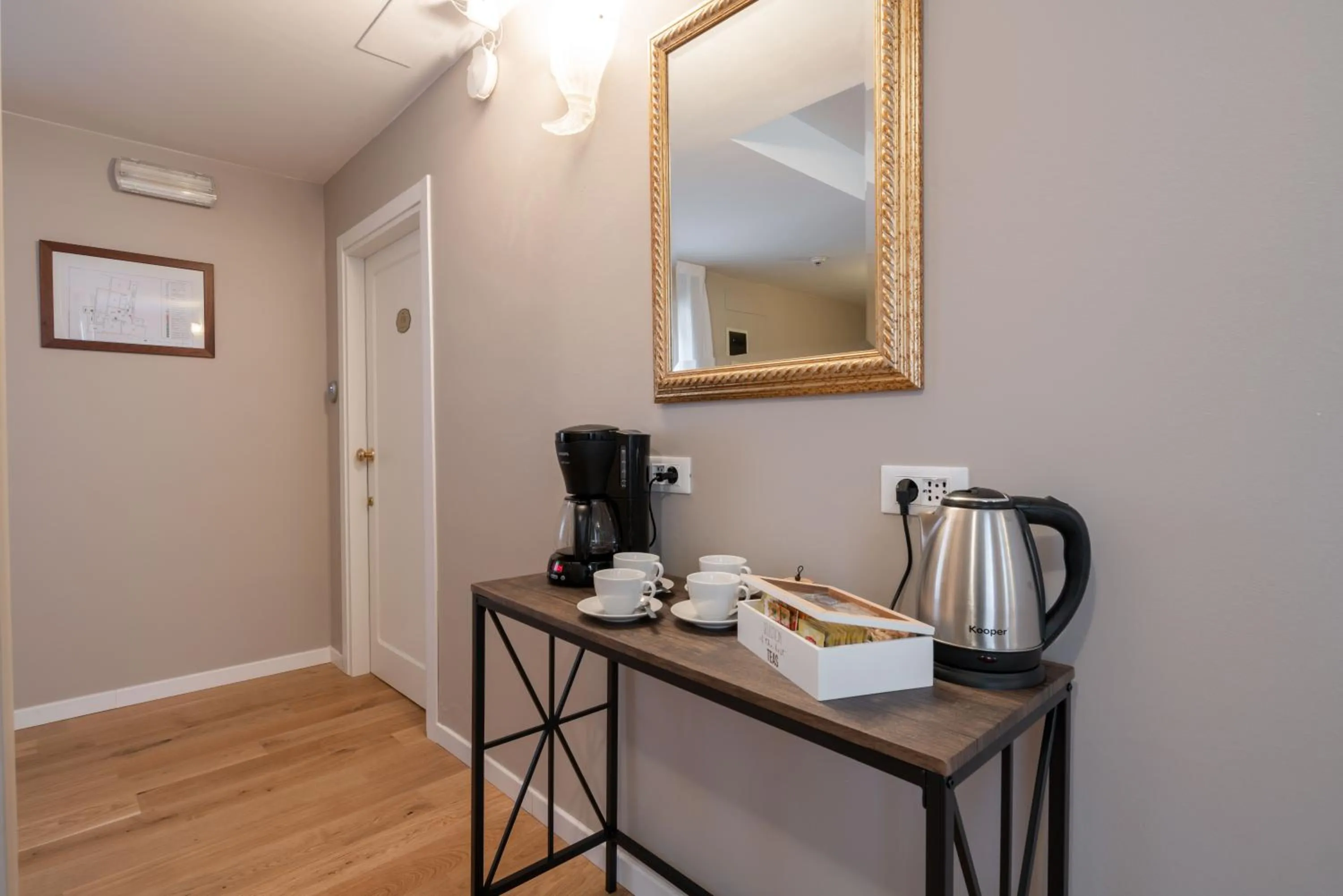 Coffee/tea facilities in Locanda Herion