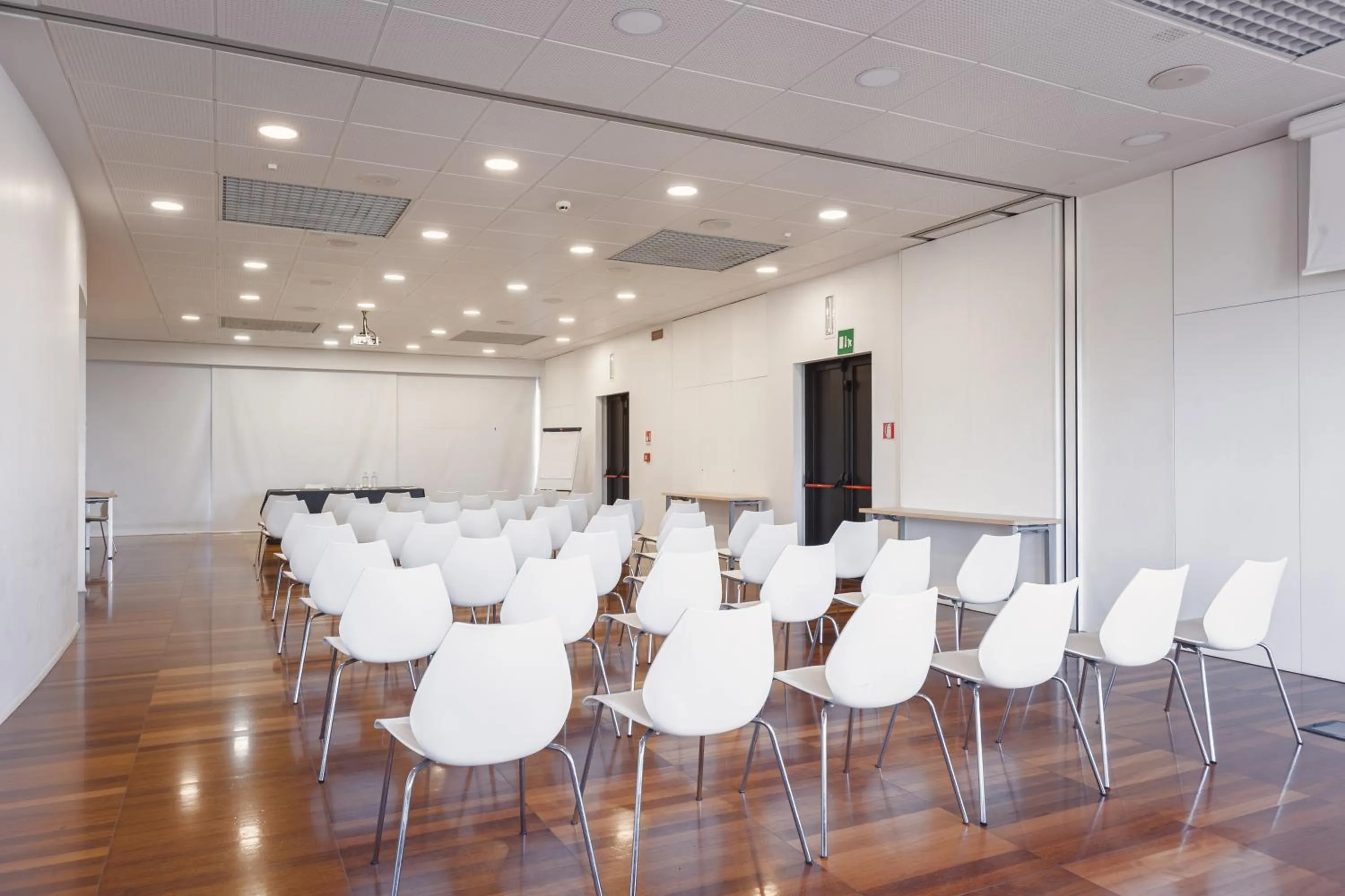Meeting/conference room in NEW IPOINT HOTEL