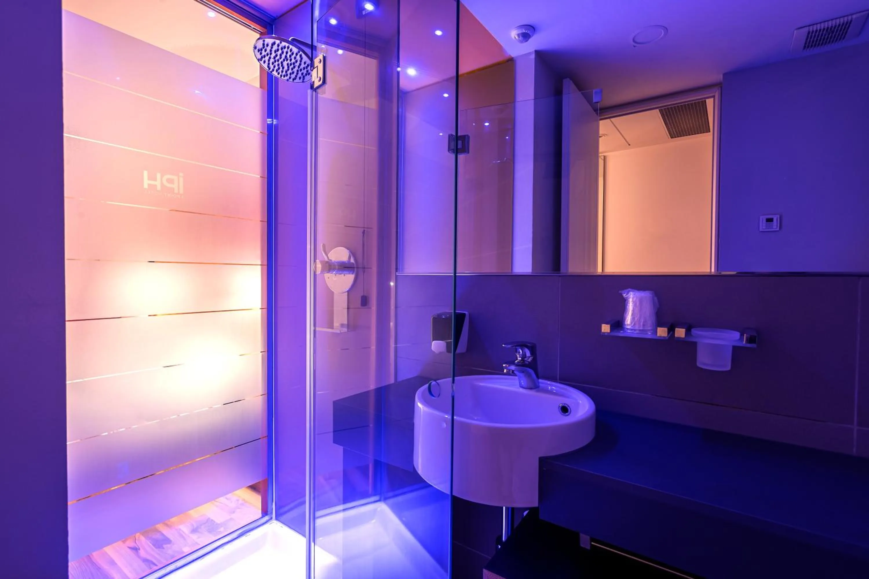 Shower in NEW IPOINT HOTEL