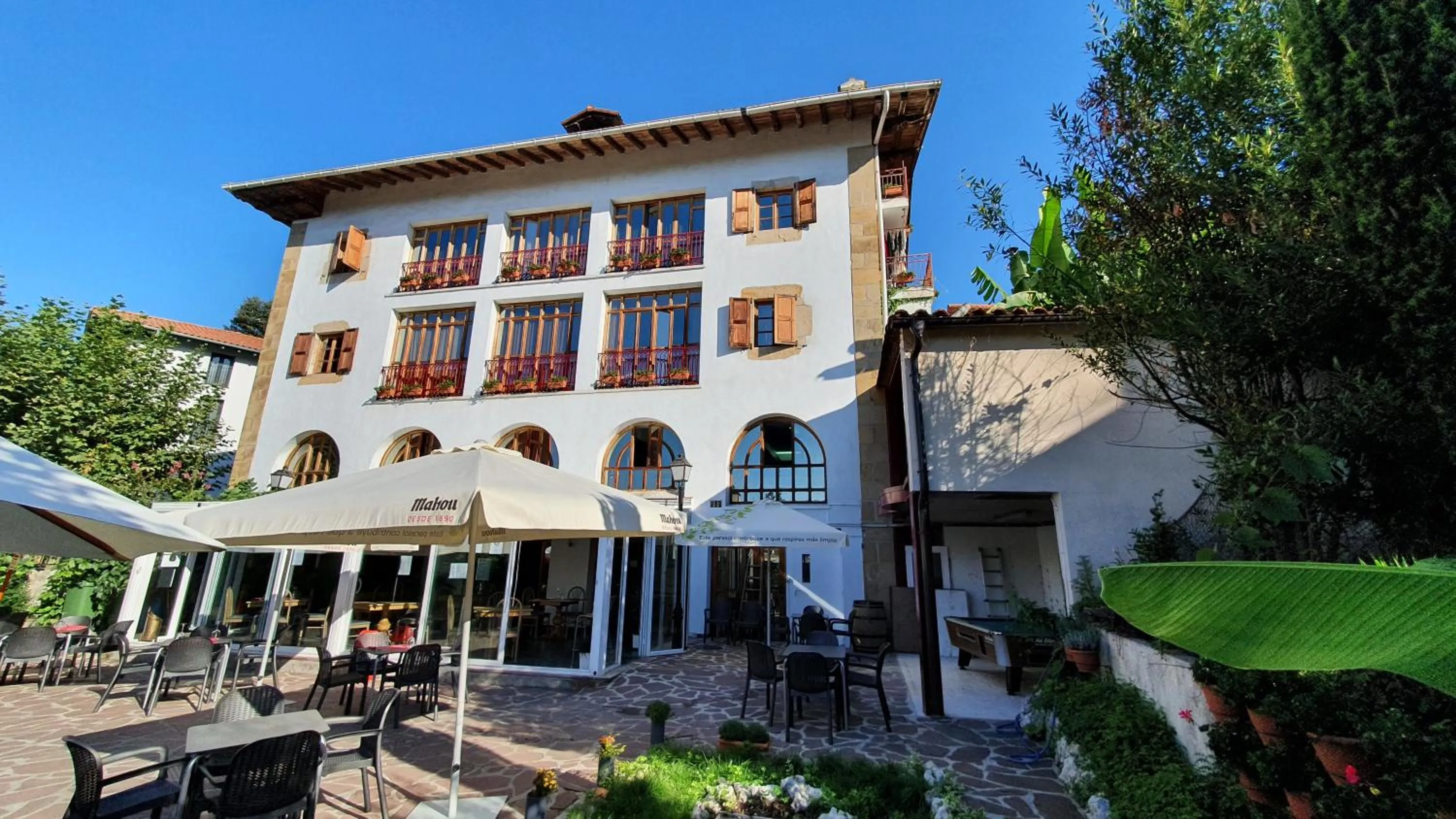 Property building in Hostal Ansonea