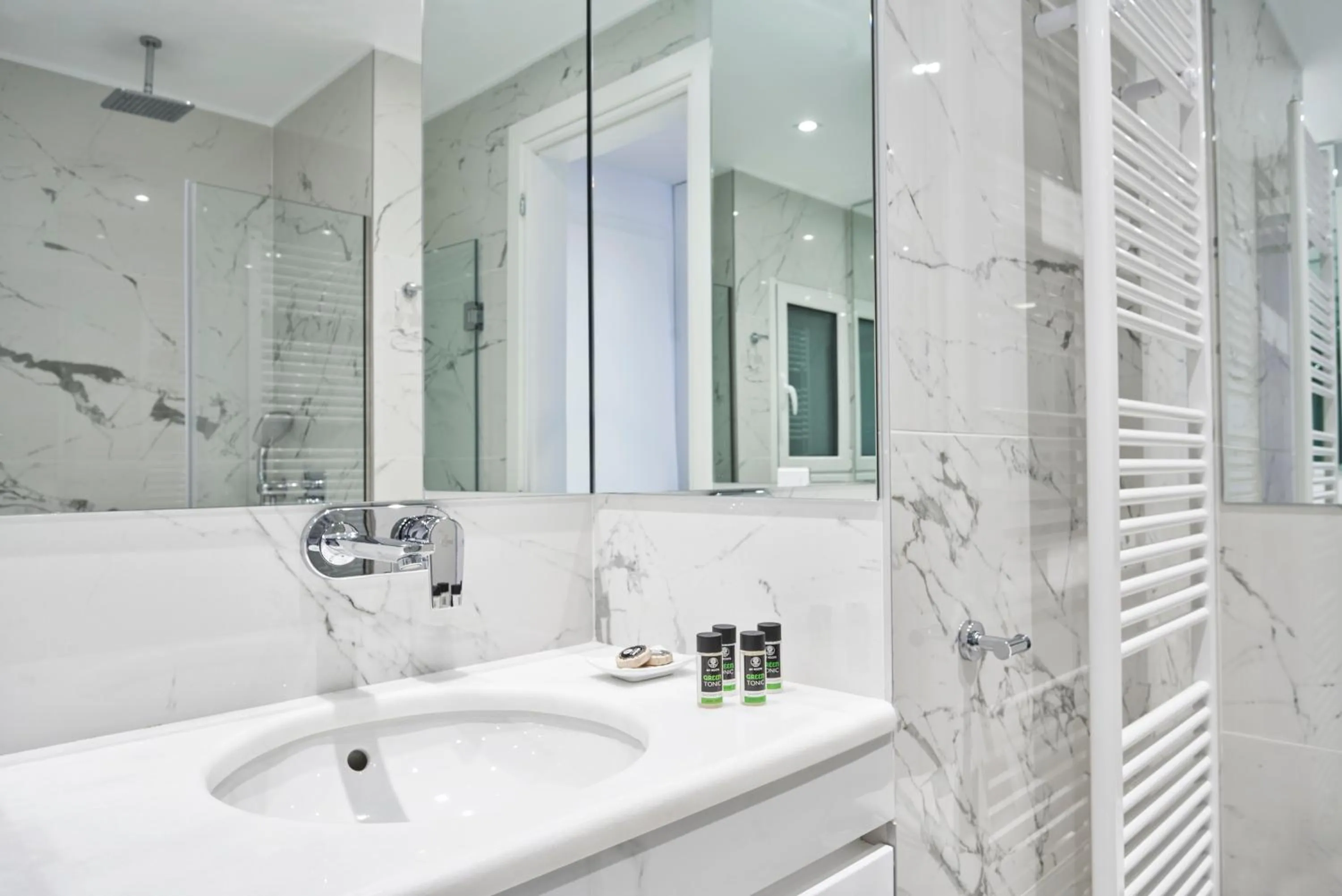 Bathroom in Elite Living 2bd Apt next to Hilton-Ilisia Park