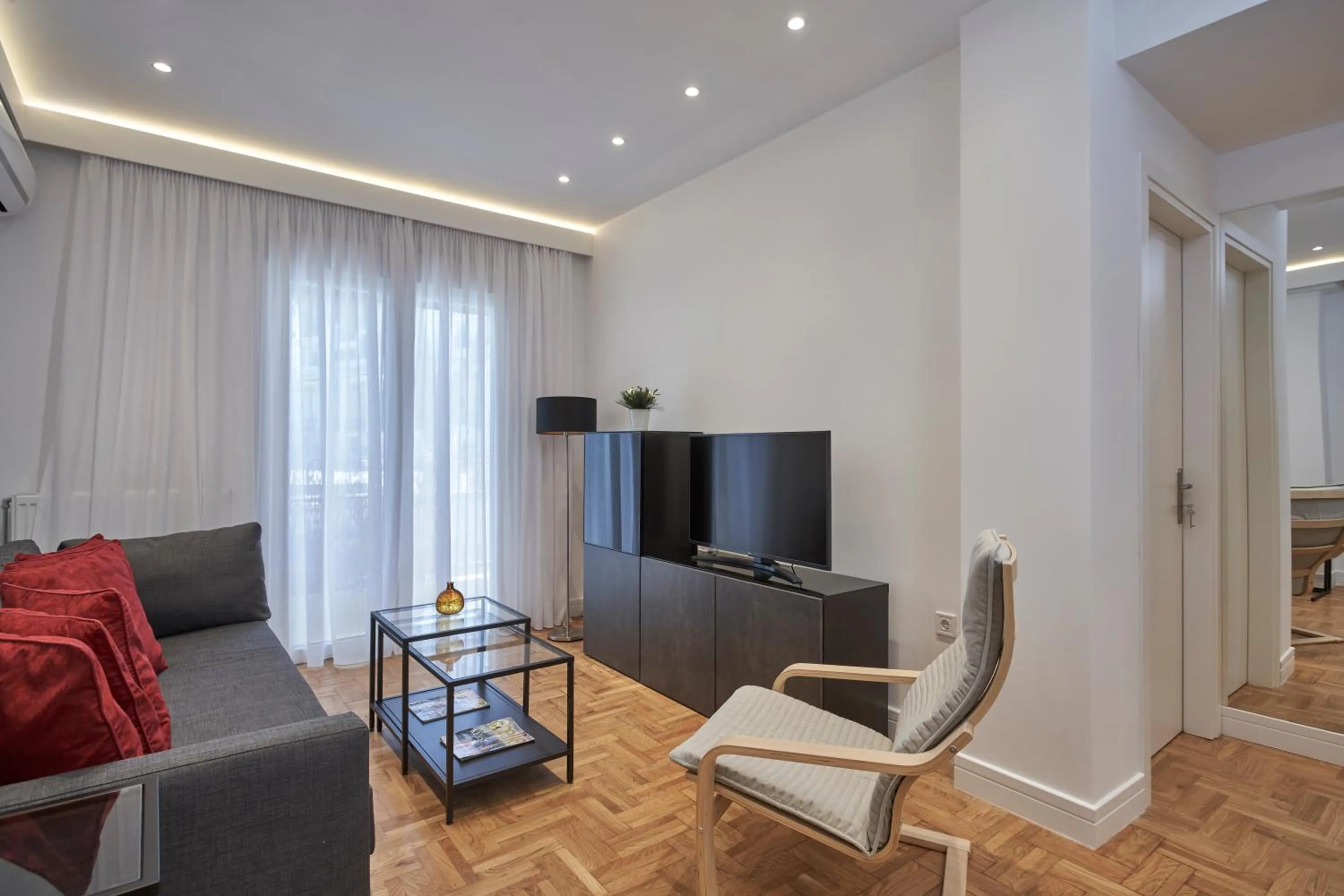 Seating area in Elite Living 2bd Apt next to Hilton-Ilisia Park
