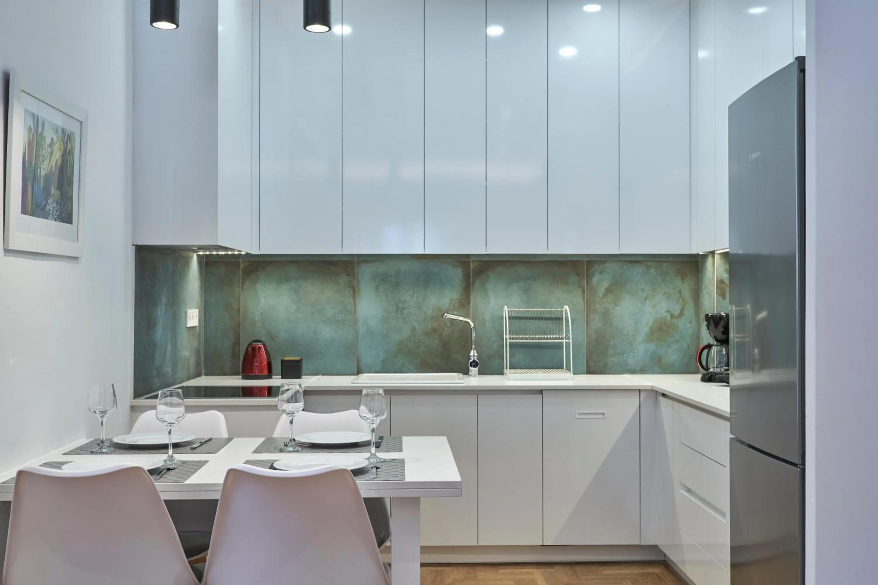 Kitchen or kitchenette in Elite Living 2bd Apt next to Hilton-Ilisia Park