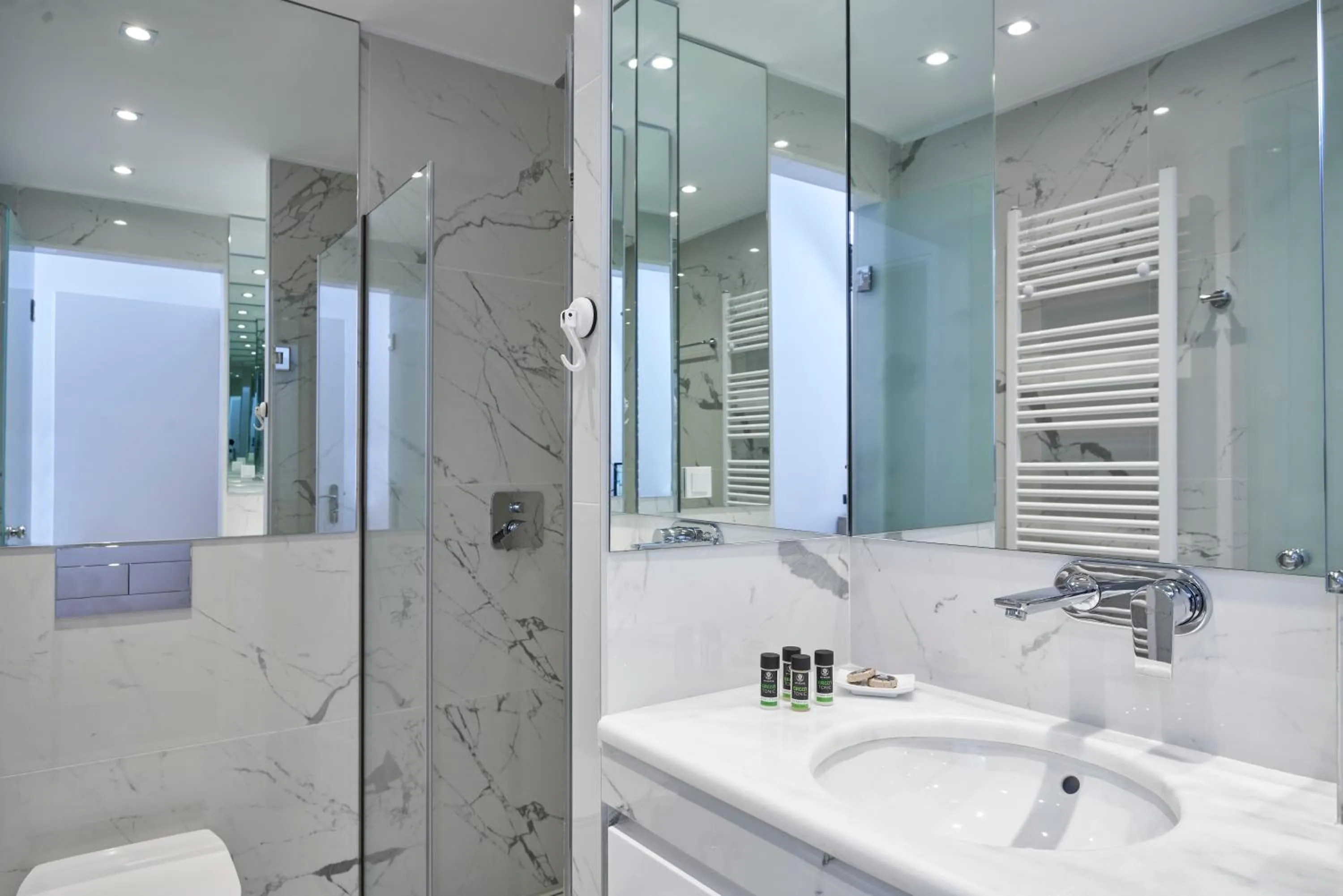 Bathroom in Elite Living 2bd Apt next to Hilton-Ilisia Park