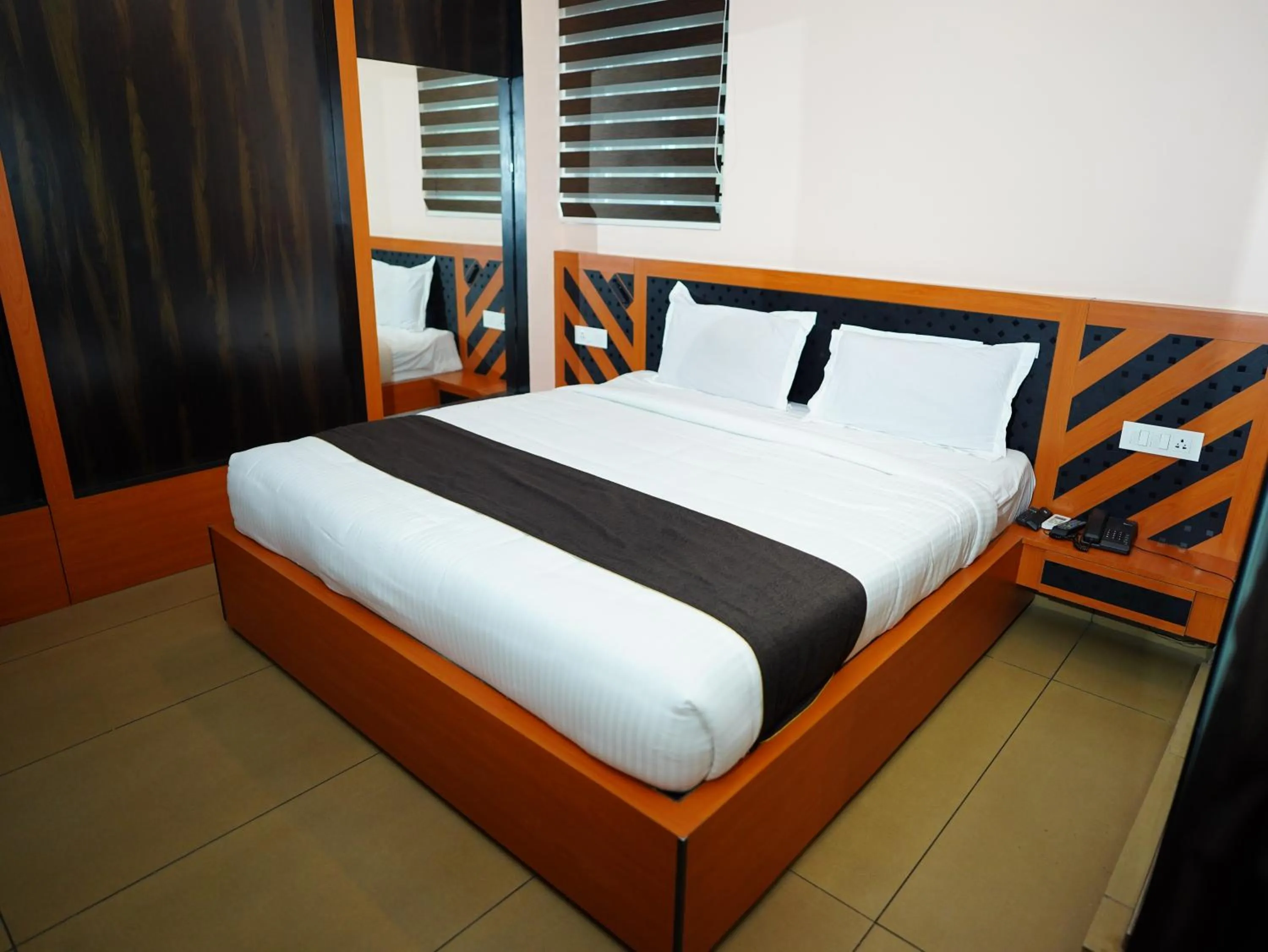 Bedroom, Bed in ABUDHABI RESIDENCY