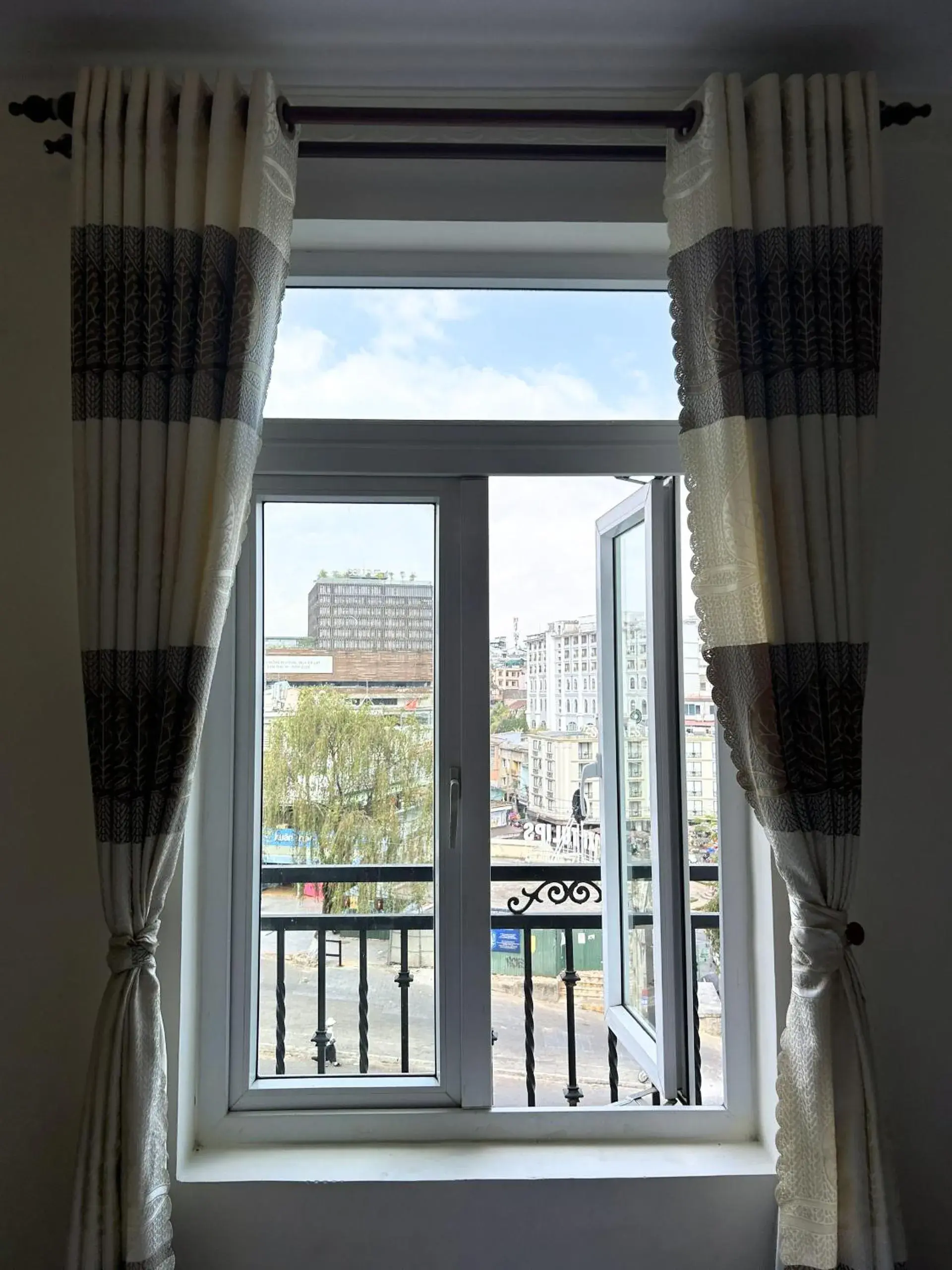 View (from property/room) in ANH ĐÀO HOTEL View (from property/room) in ANH ĐÀO HOTEL