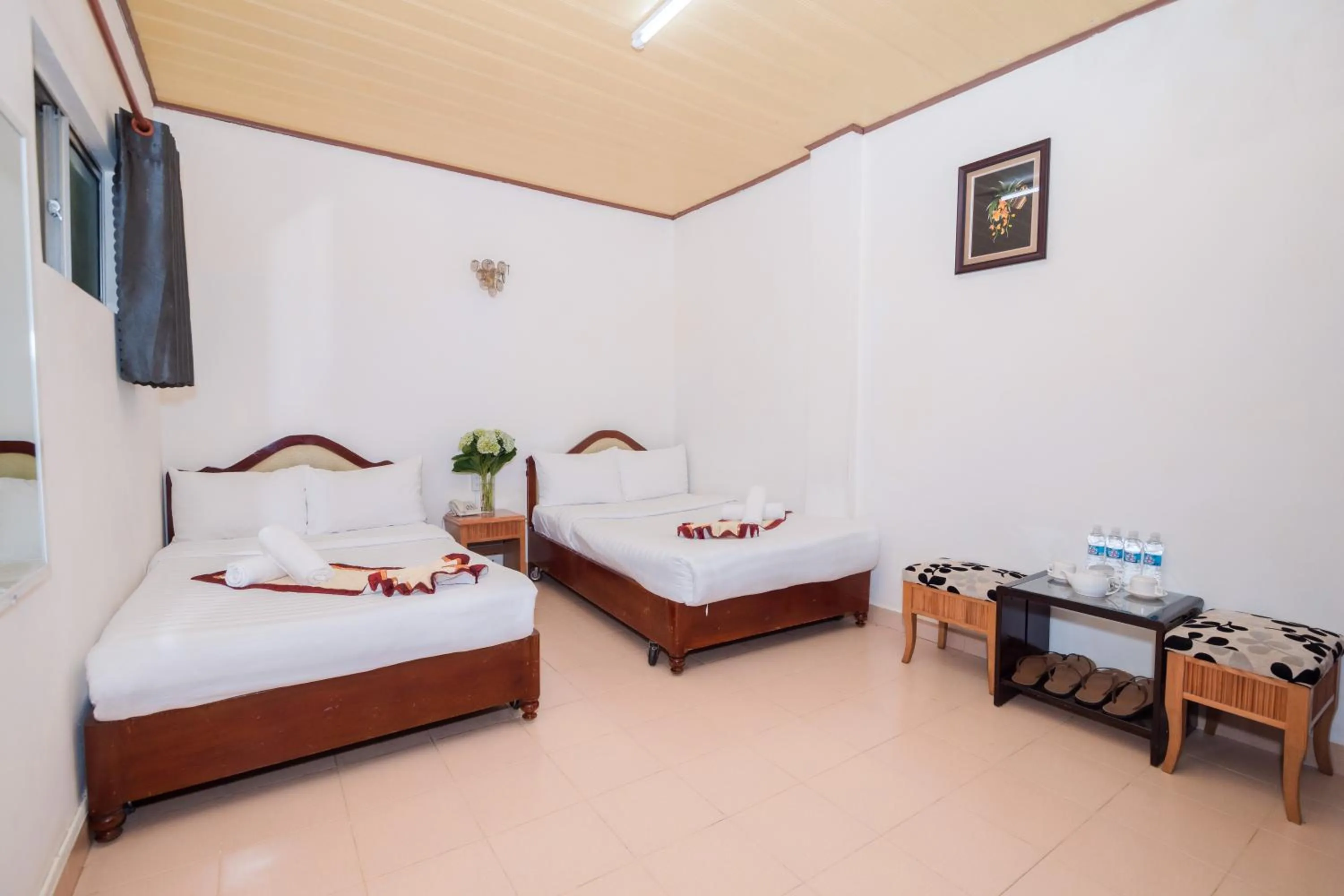 Photo of the whole room, Bed in ANH ĐÀO HOTEL