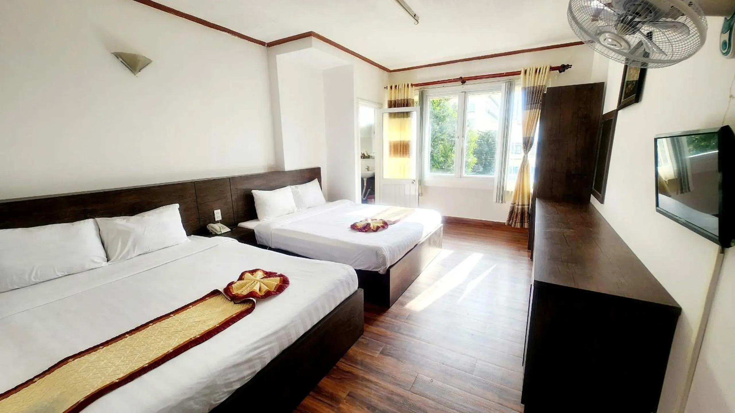 Bedroom, Bed in ANH ĐÀO HOTEL Bedroom, Bed in ANH ĐÀO HOTEL