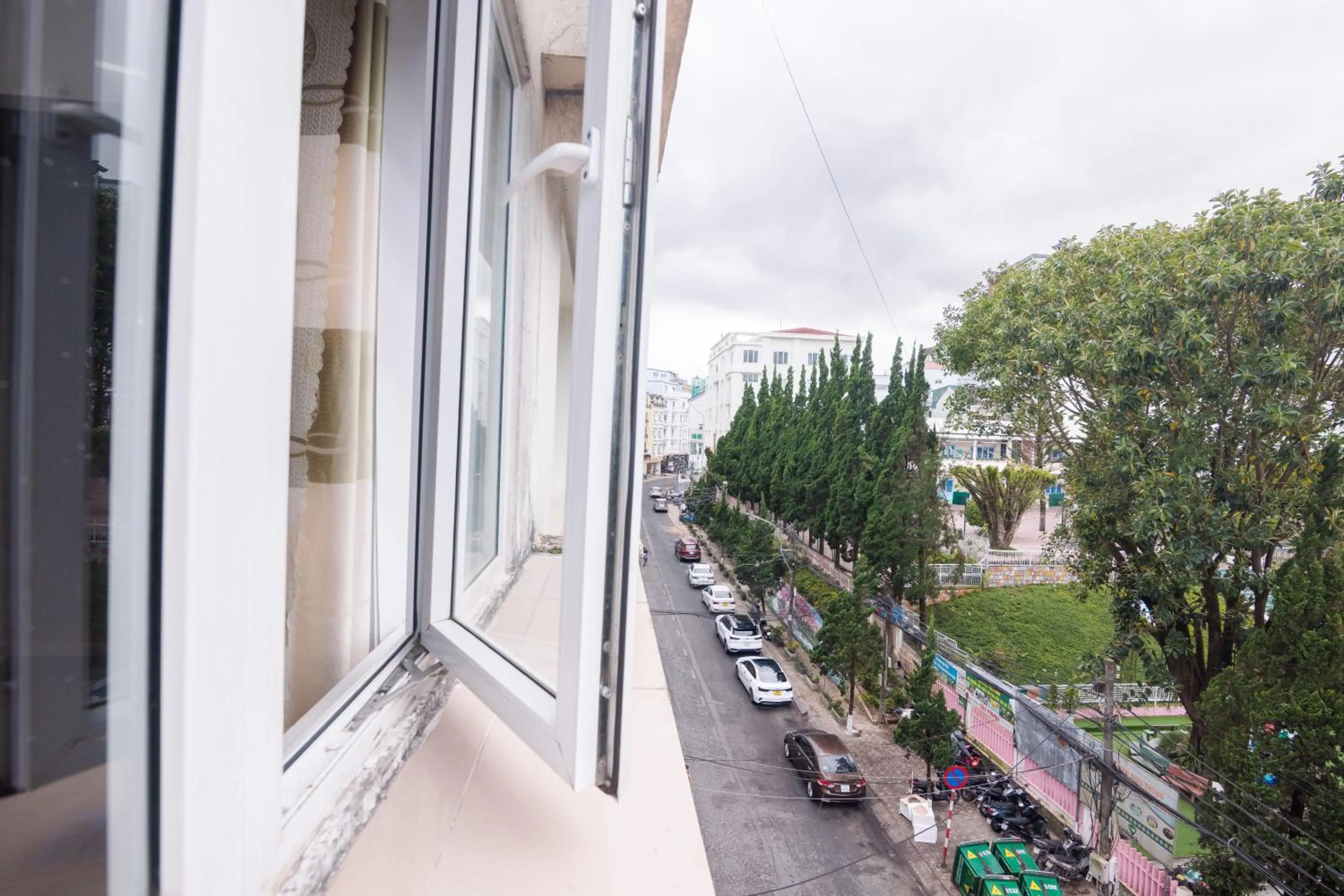 City view in ANH ĐÀO HOTEL