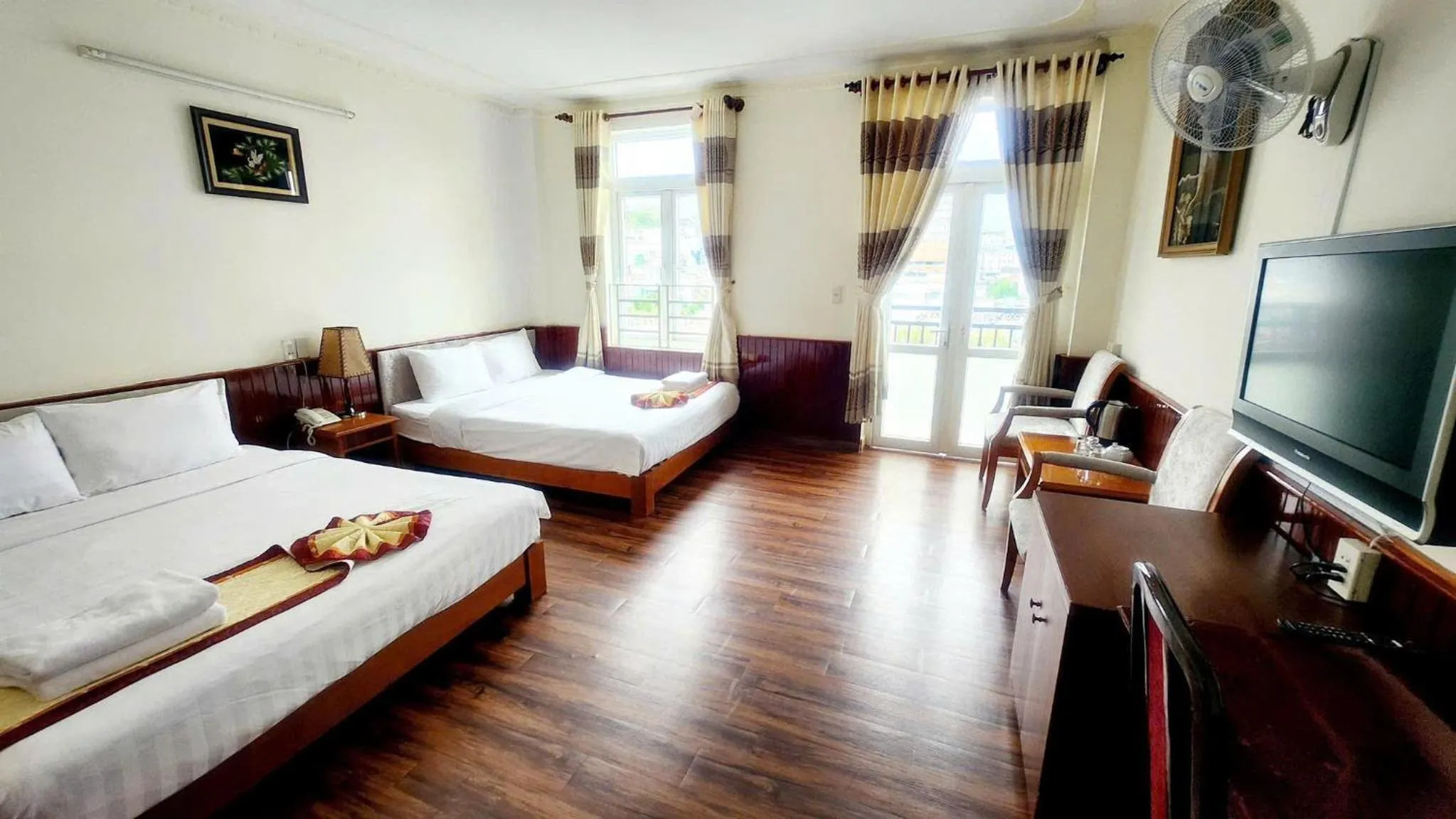 Bedroom, Bed in ANH ĐÀO HOTEL