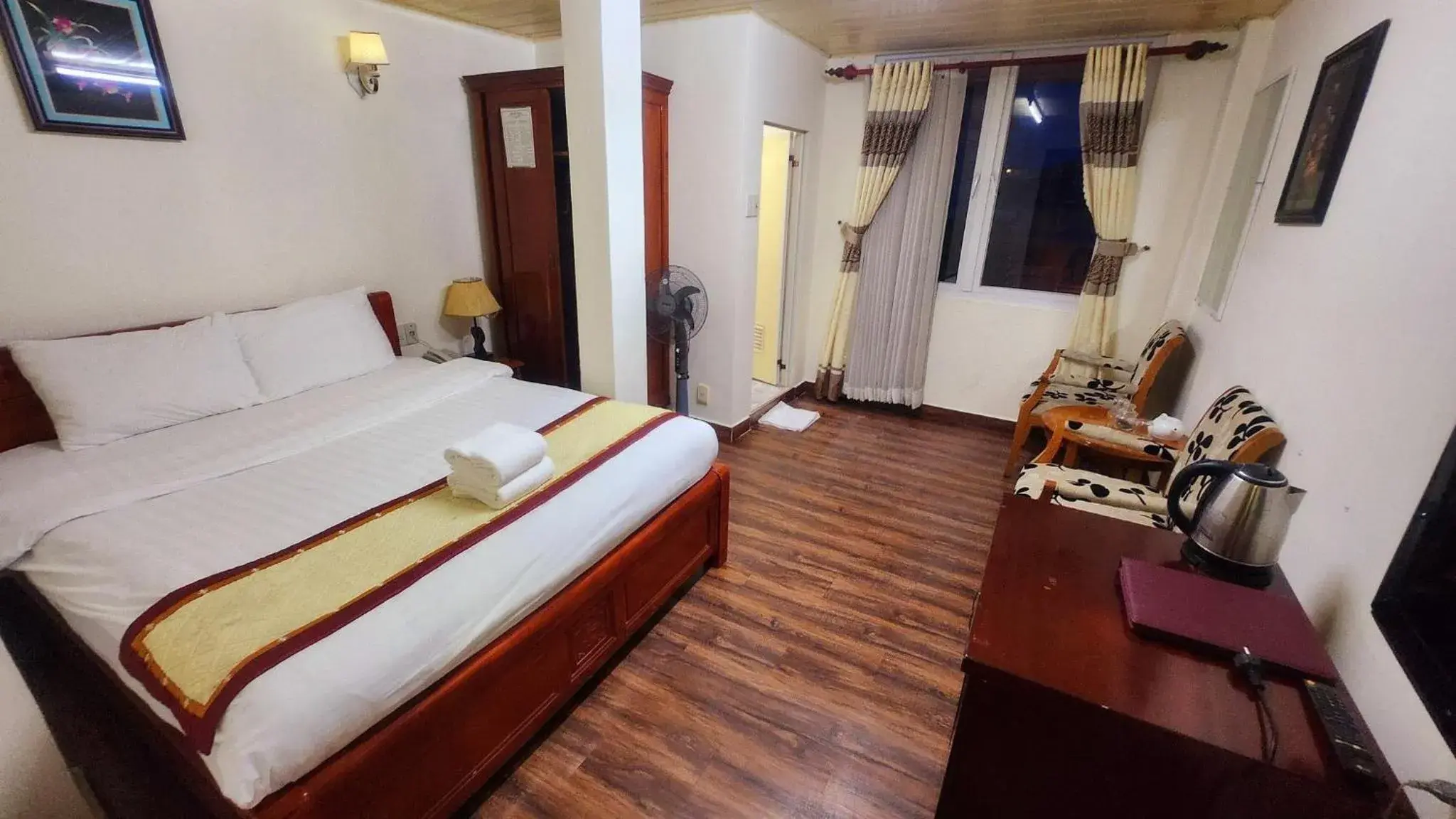 Bedroom, Bed in ANH ĐÀO HOTEL Bedroom, Bed in ANH ĐÀO HOTEL