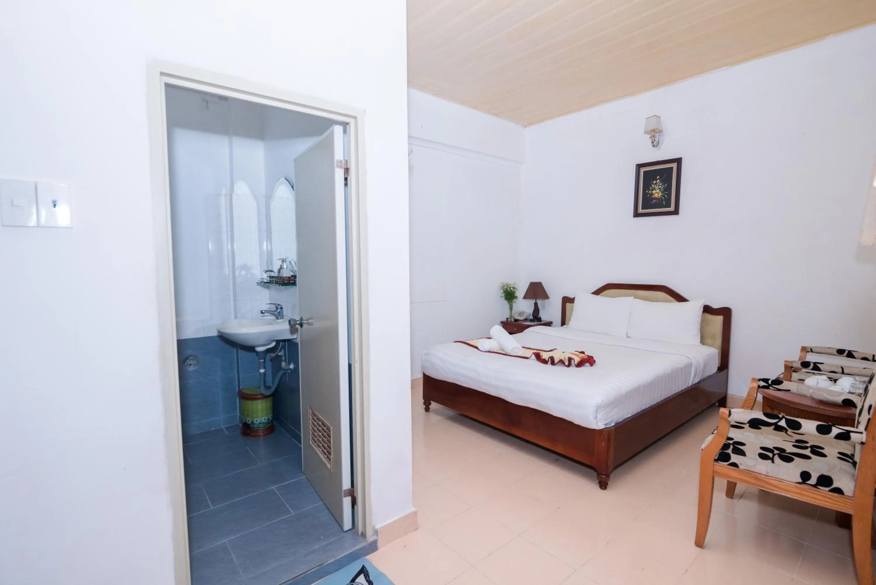 Photo of the whole room, Bed in ANH ĐÀO HOTEL