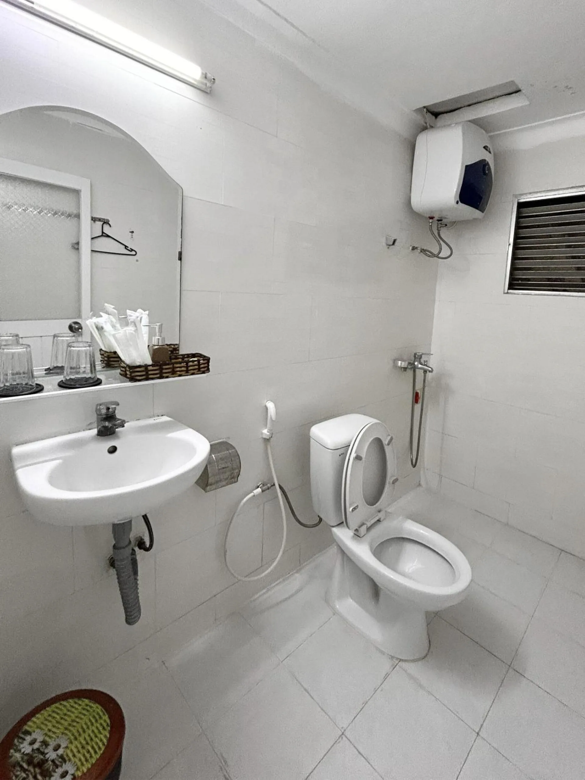 Bathroom in ANH ĐÀO HOTEL