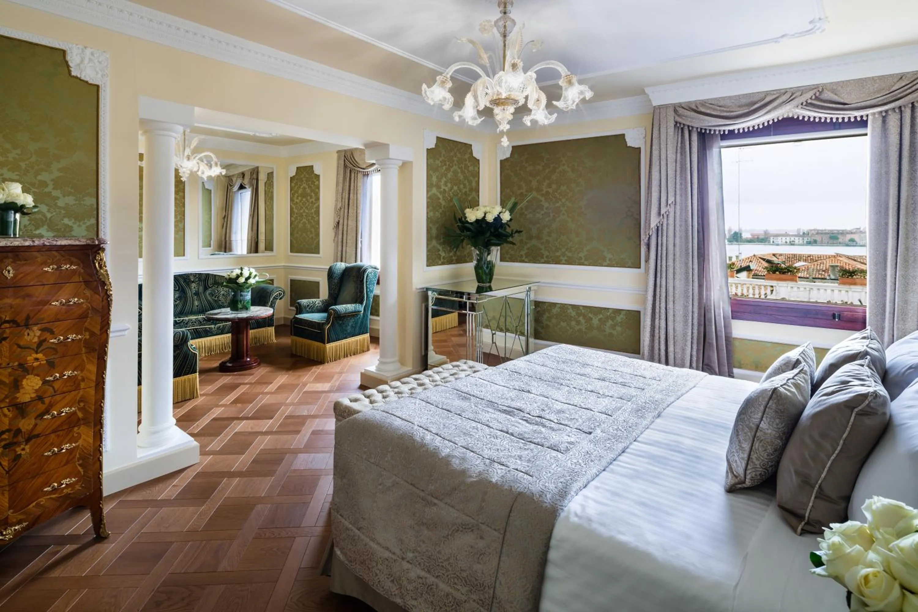 Living room, Bed in Baglioni Hotel Luna - The Leading Hotels of the World