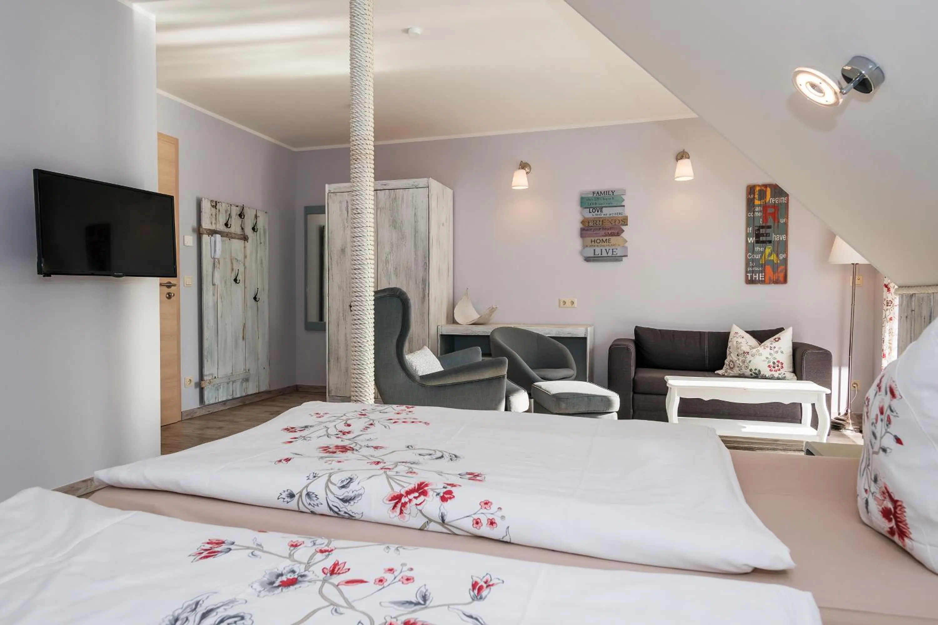 Photo of the whole room, Bed in Villa-Meehr