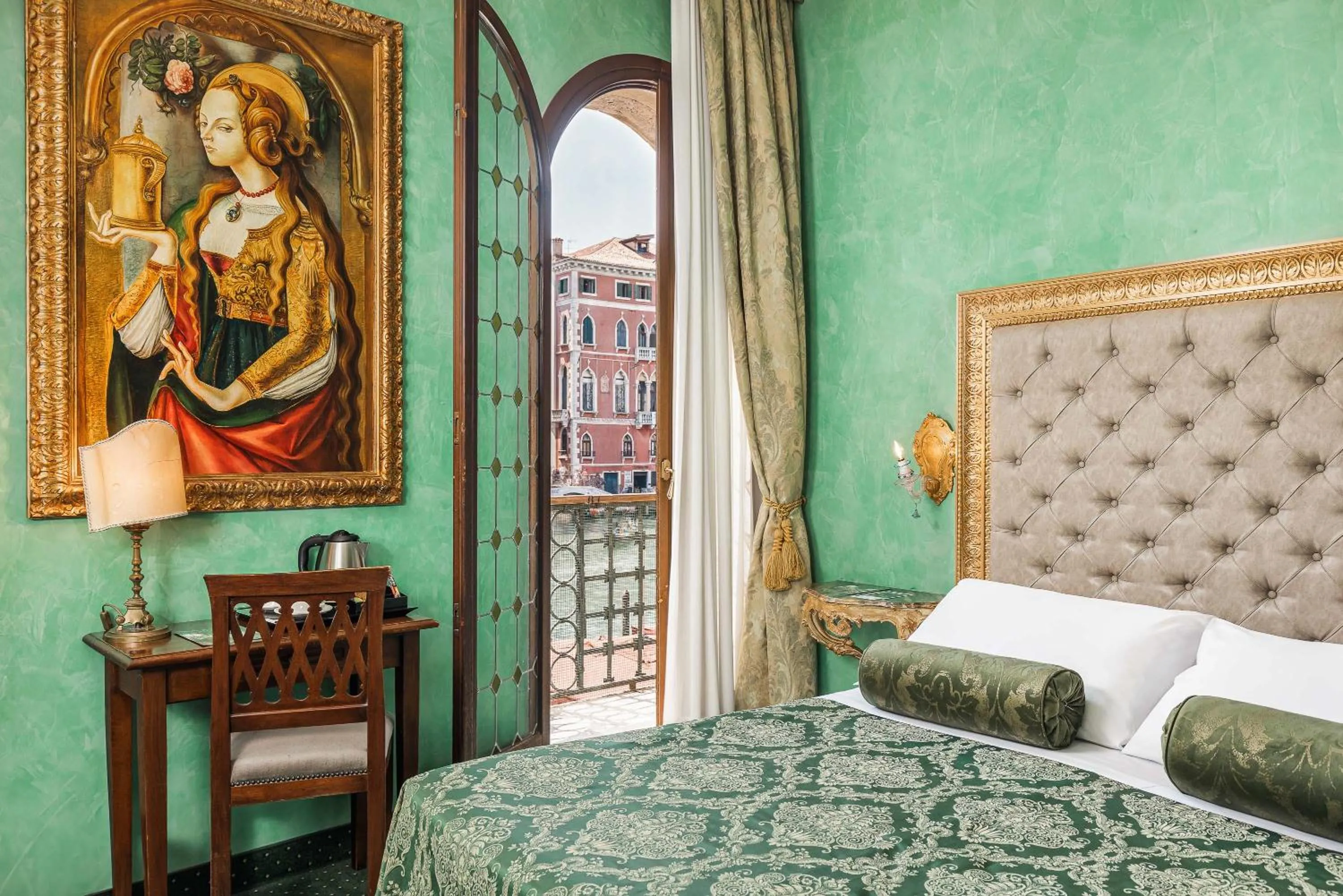 Bed in Hotel Marconi