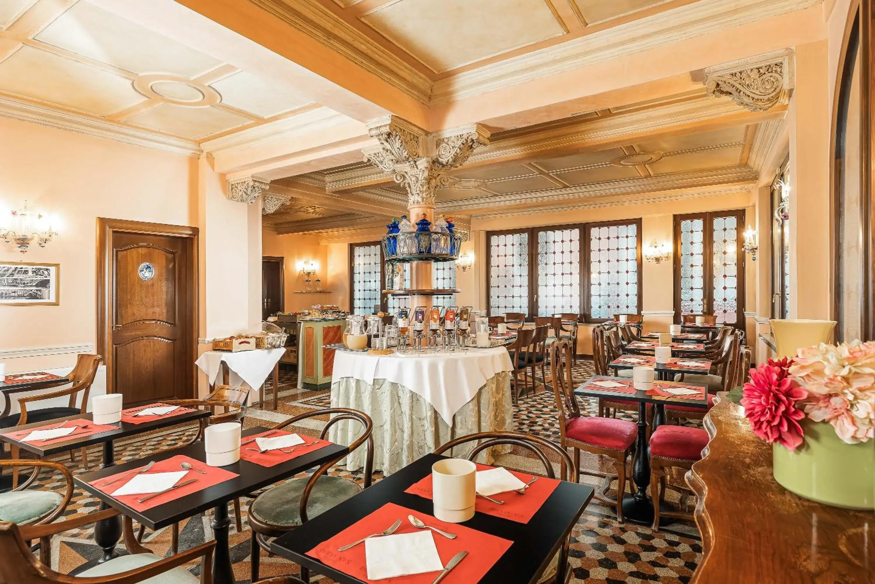 Food and drinks in Hotel Marconi Food and drinks in Hotel Marconi