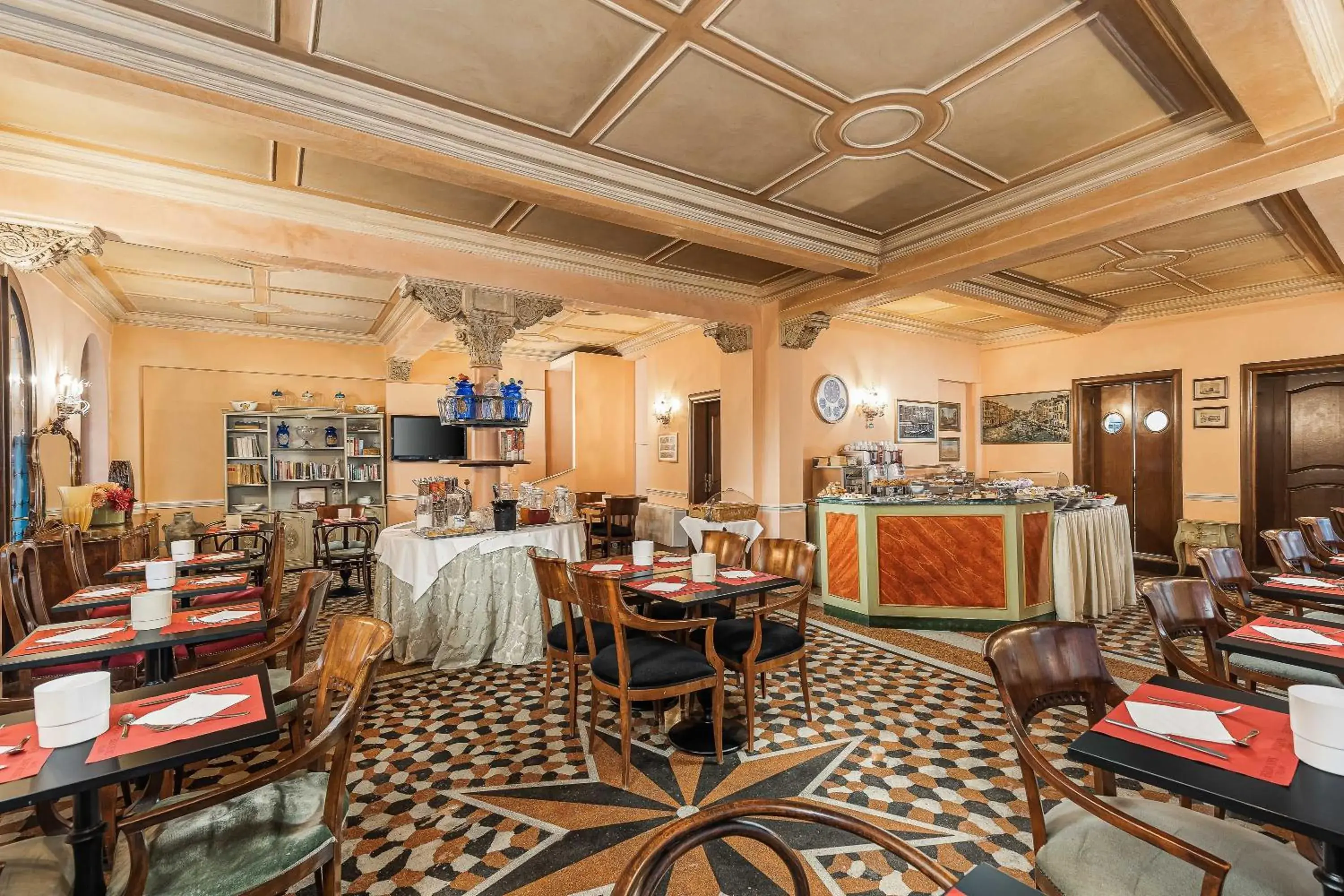 Food and drinks in Hotel Marconi Food and drinks in Hotel Marconi