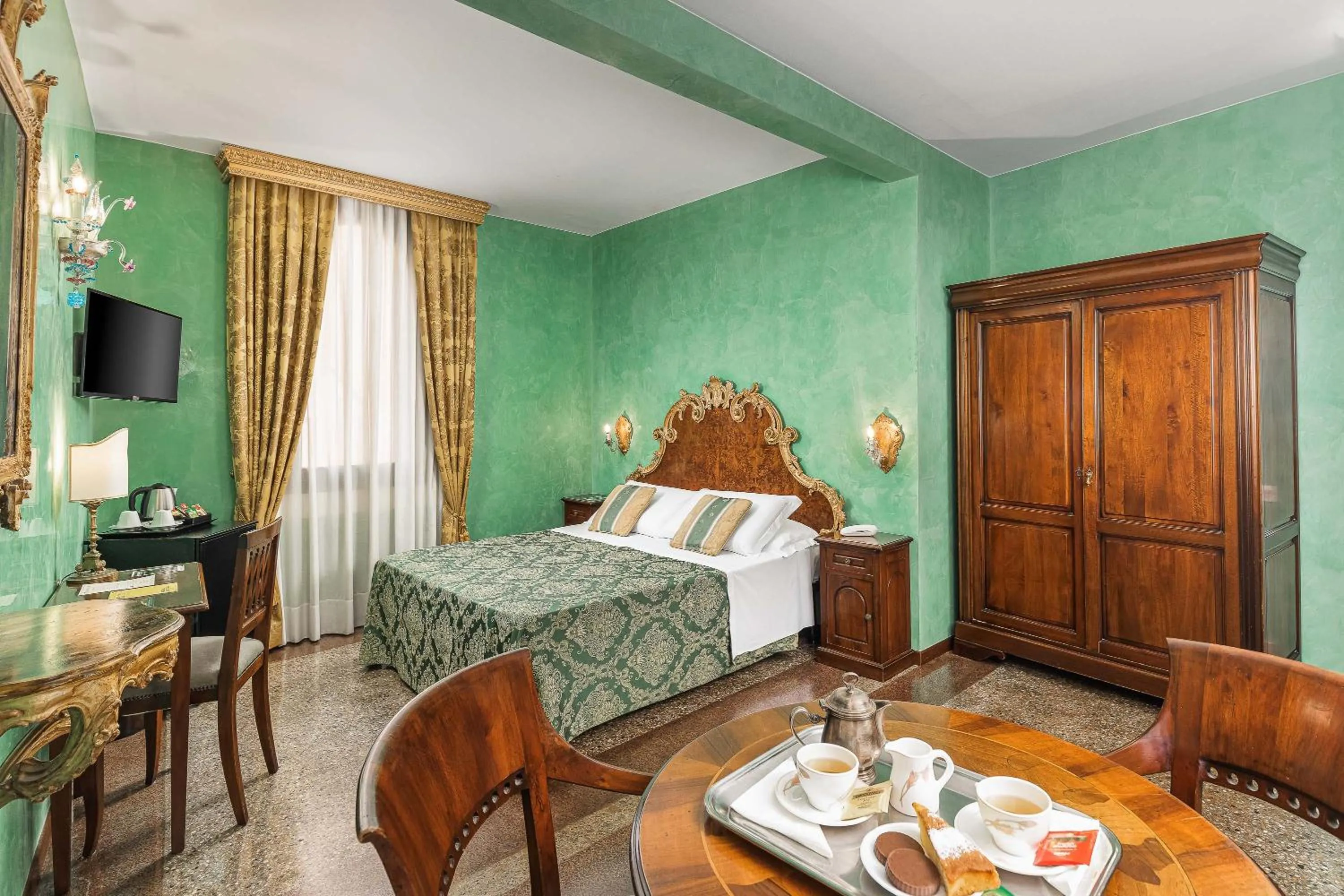 Bed in Hotel Marconi