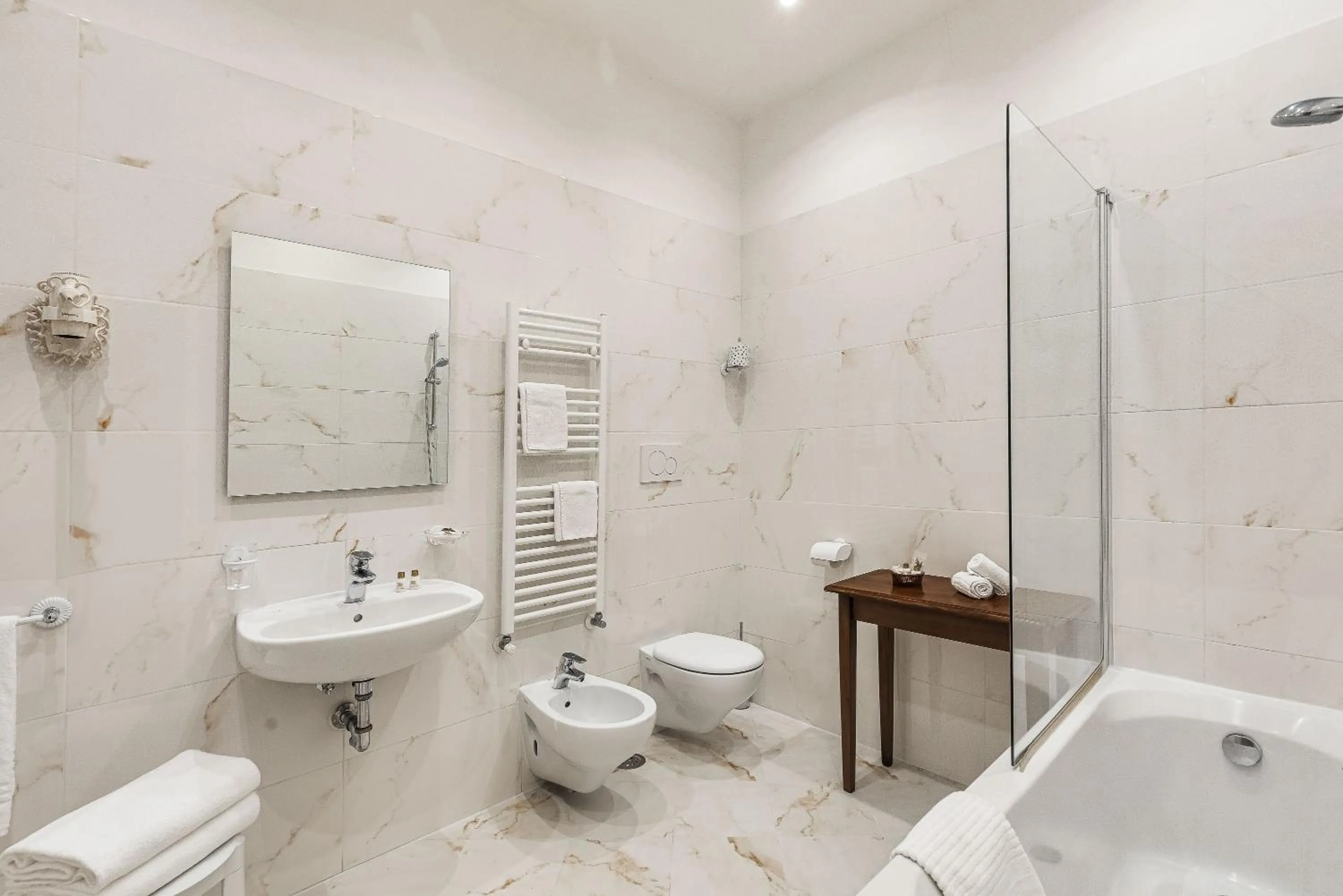 Toilet in Hotel Marconi