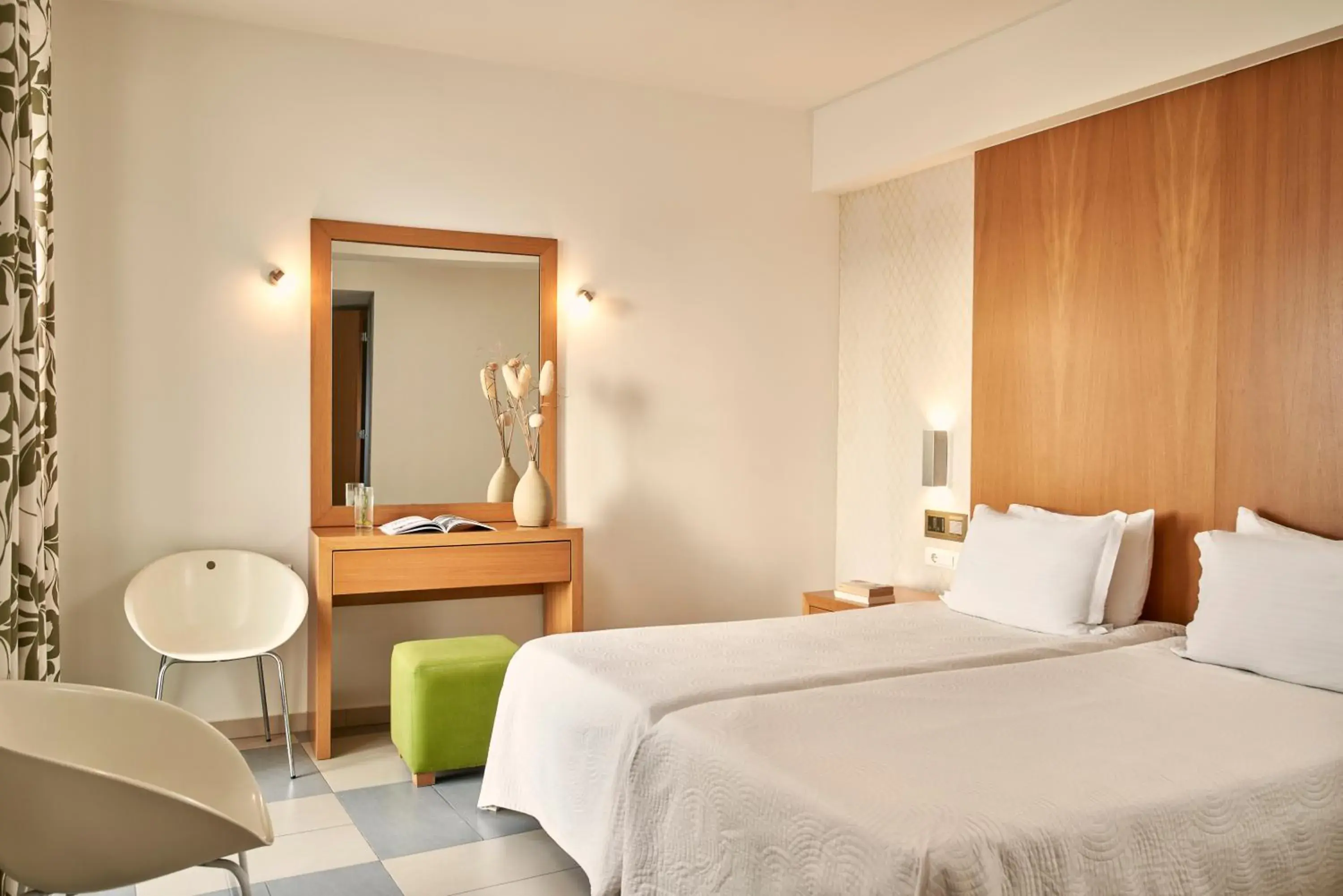 Photo of the whole room, Bed in Oxygen Favie Photo of the whole room, Bed in Oxygen Favie