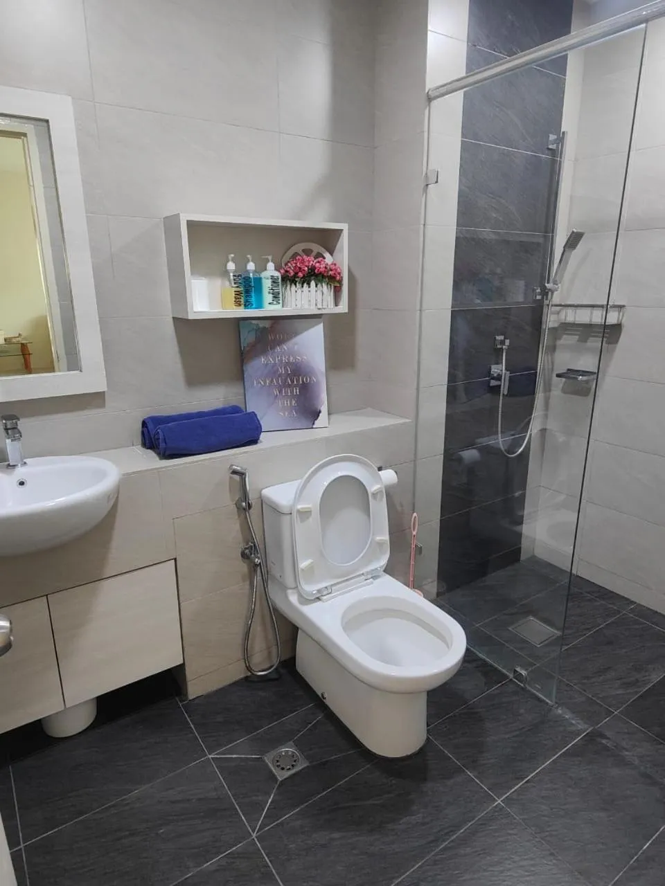 Shower in Mari Mari Homestay - IMAGO THE LOFT