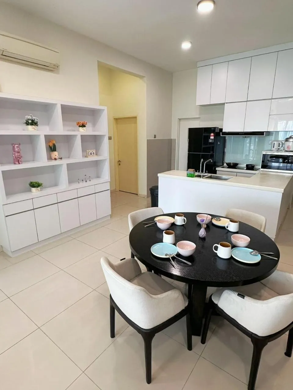 Dining area in Mari Mari Homestay - IMAGO THE LOFT