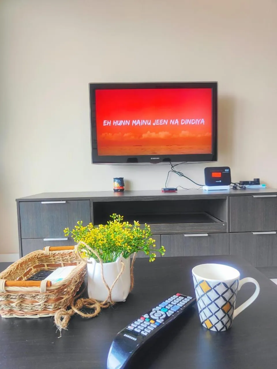 Communal lounge/ TV room in Mari Mari Homestay - IMAGO THE LOFT